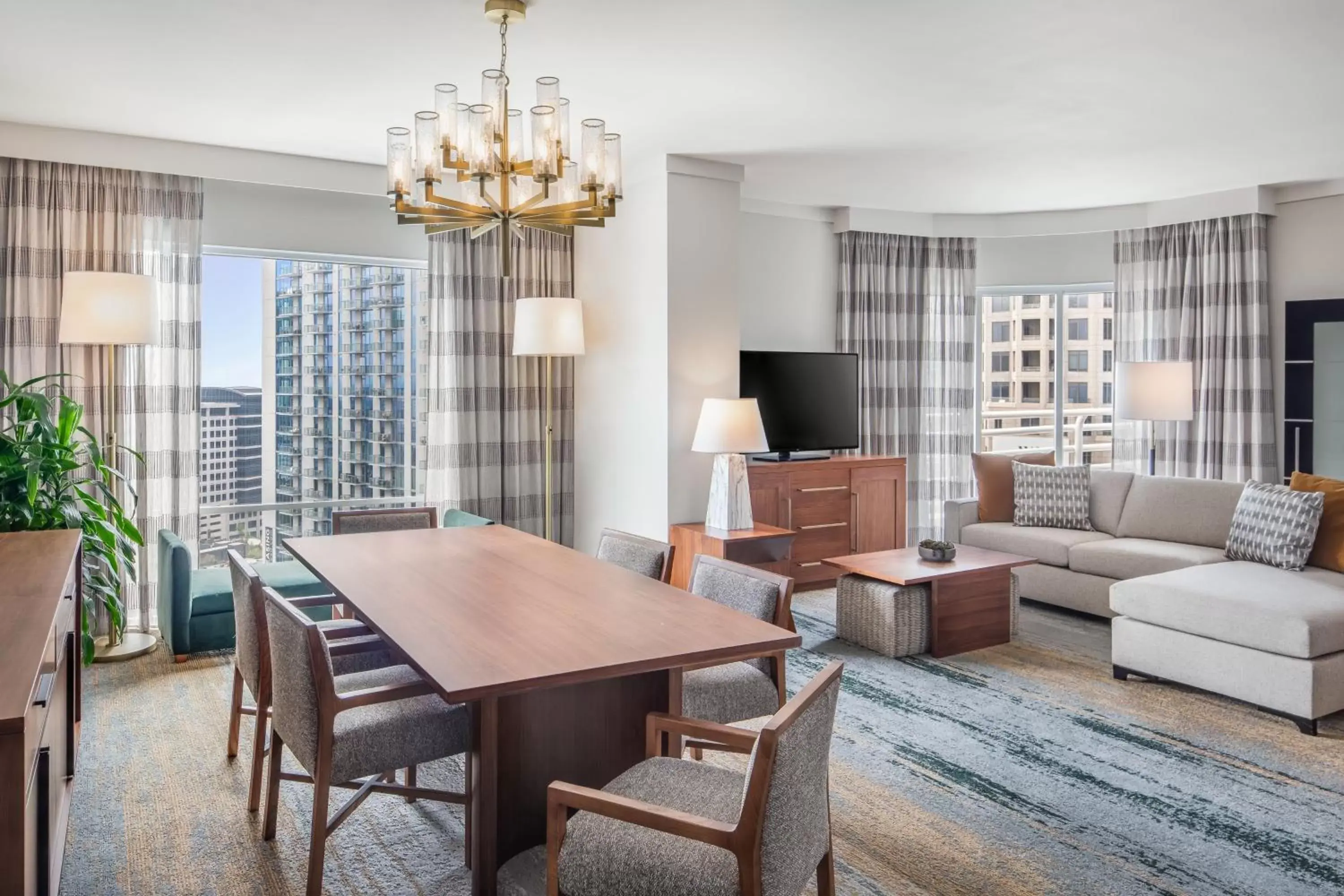 Living room in The Westin Buckhead Atlanta