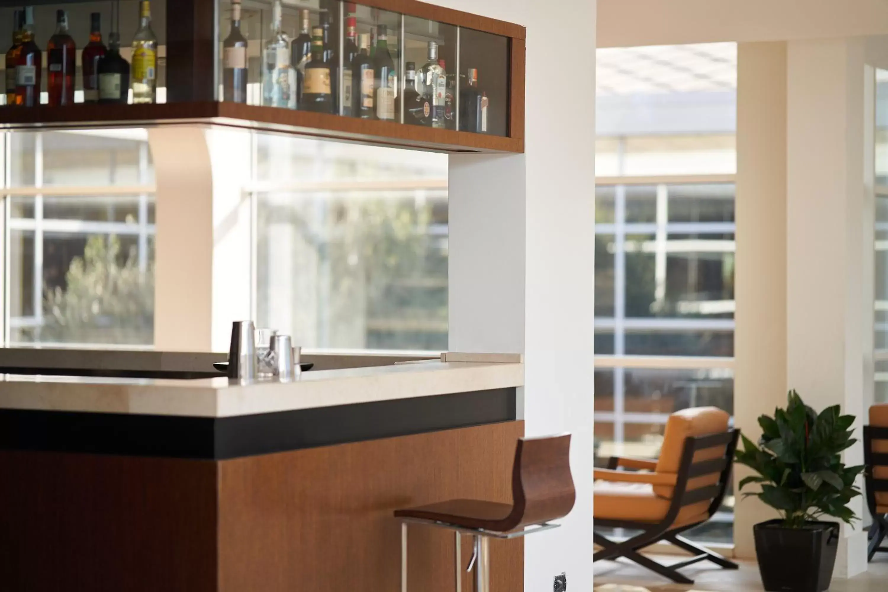 Lounge or bar, Lobby/Reception in UNAHOTELS Bologna San Lazzaro