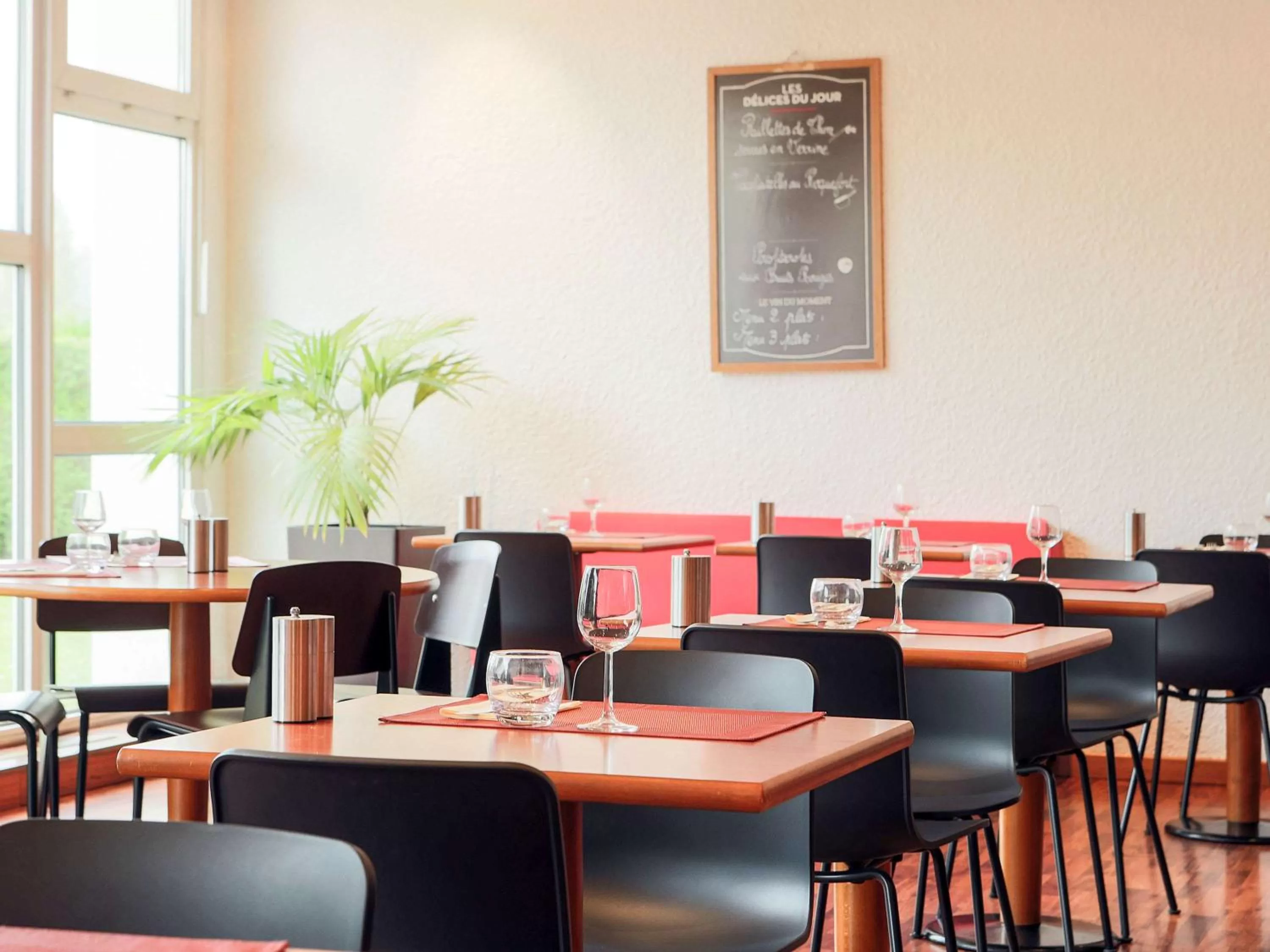 Restaurant/places to eat in ibis Charleville Mézières