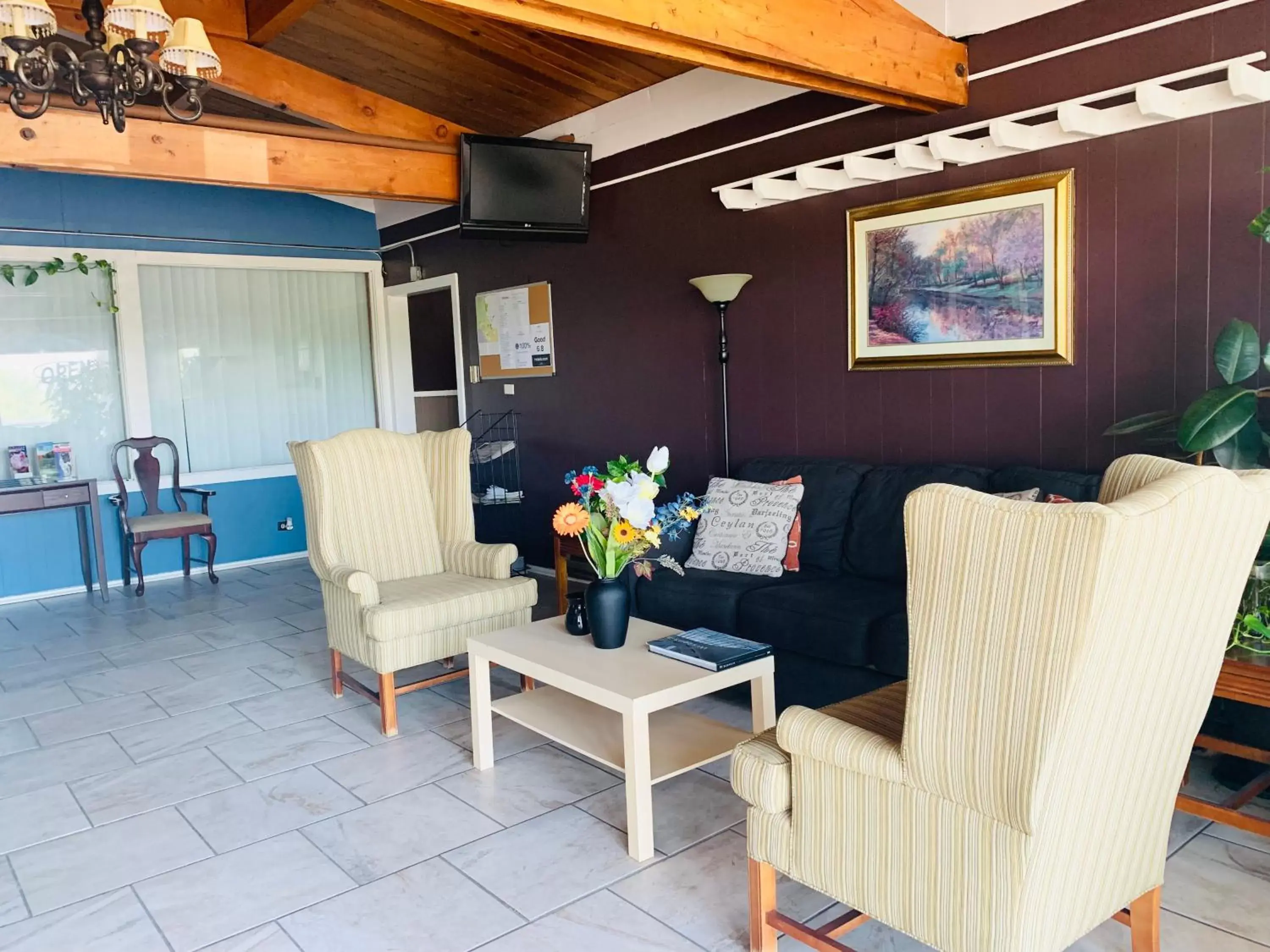 Lobby or reception, Seating Area in The Crossroads Motel