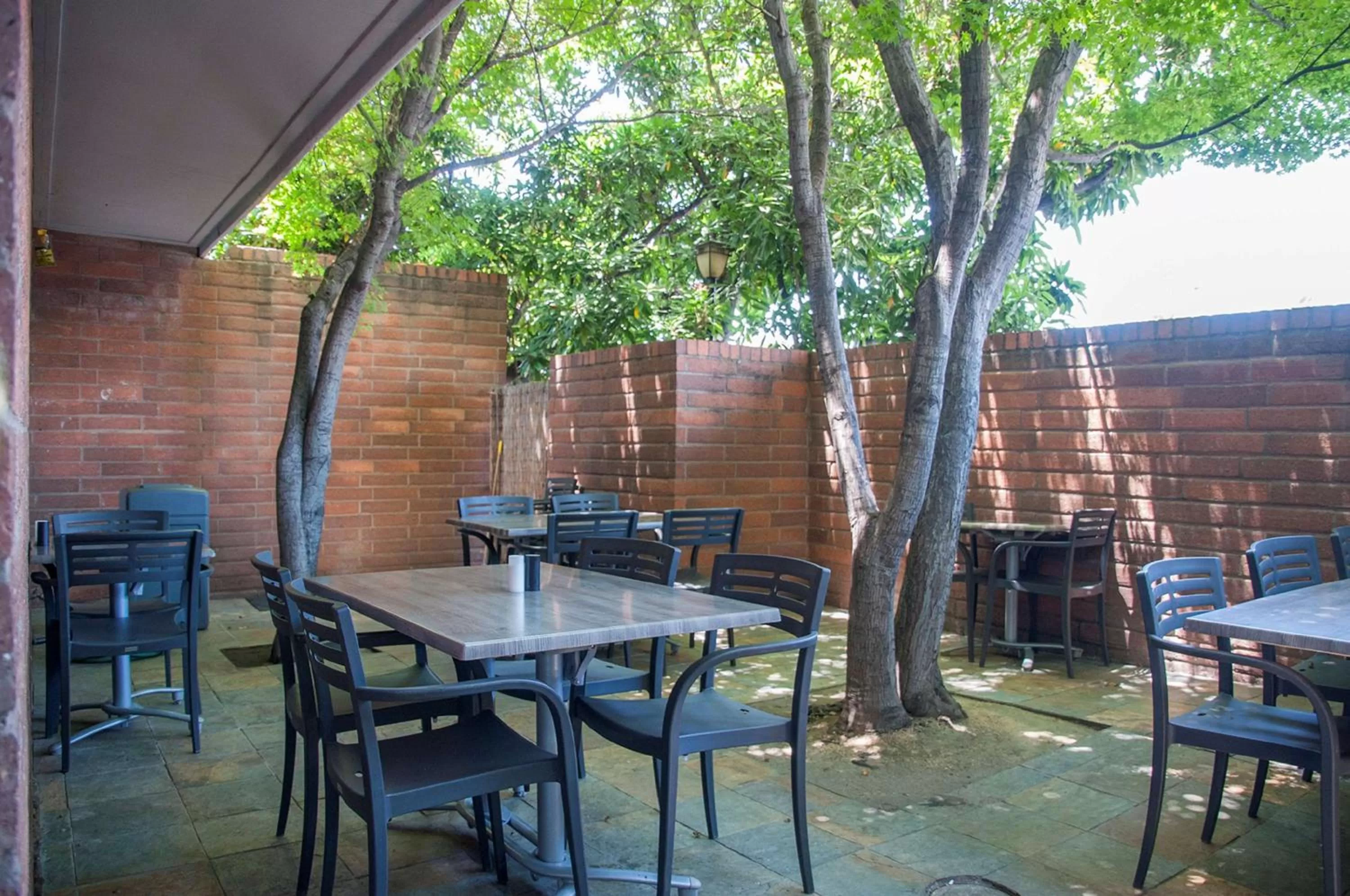 Patio in Best Western Village Inn