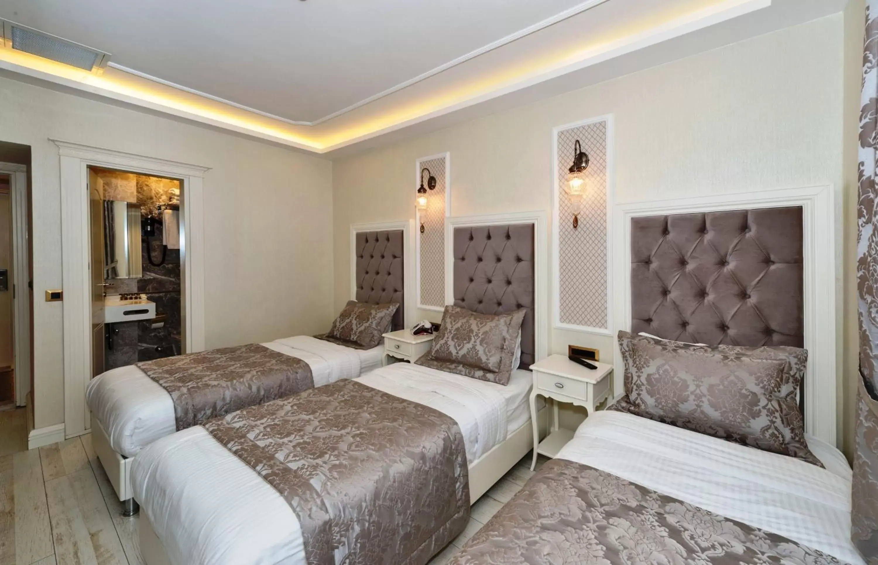 Bedroom, Bed in Zeynep Sultan Hotel
