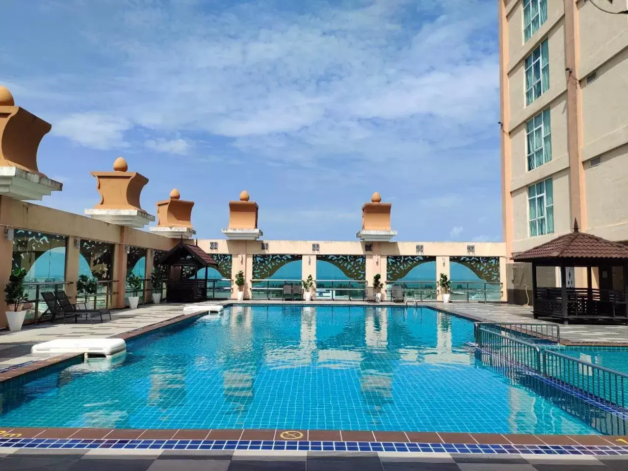 Swimming Pool in Paya Bunga Hotel