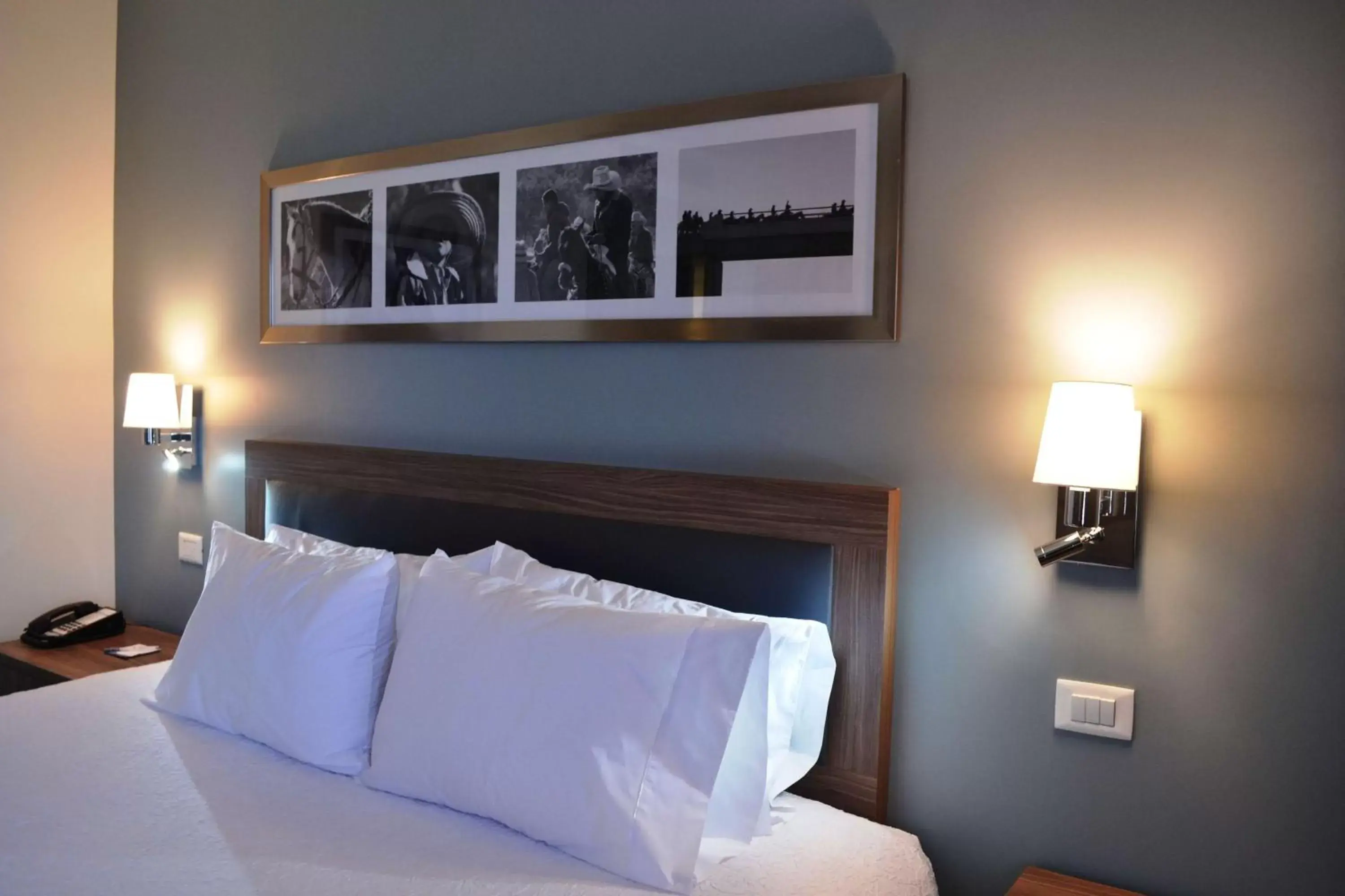 Bed in Hampton Inn & Suites by Hilton Salamanca Bajio Bed in Hampton Inn & Suites by Hilton Salamanca Bajio