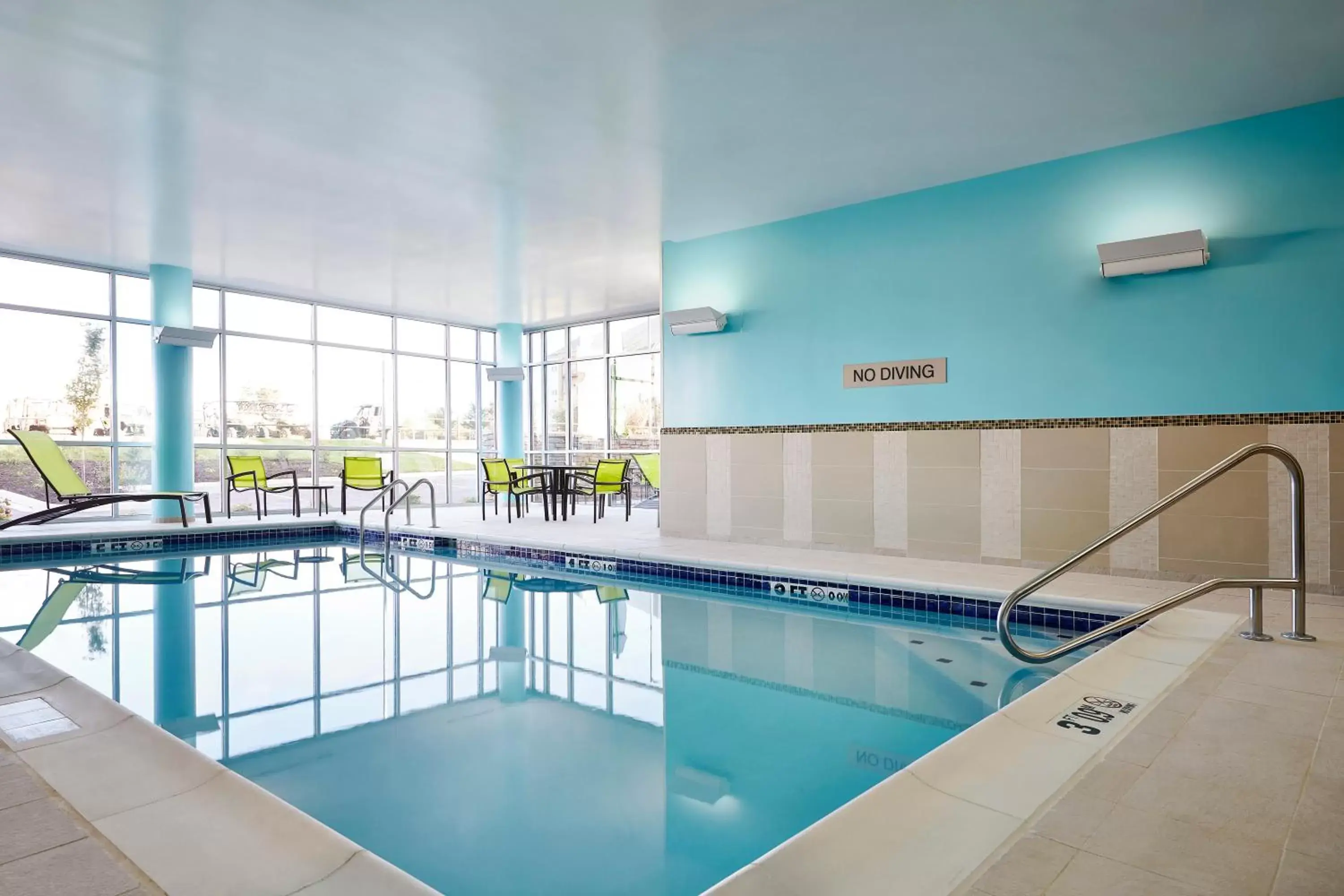 Swimming Pool in SpringHill Suites by Marriott Springfield North