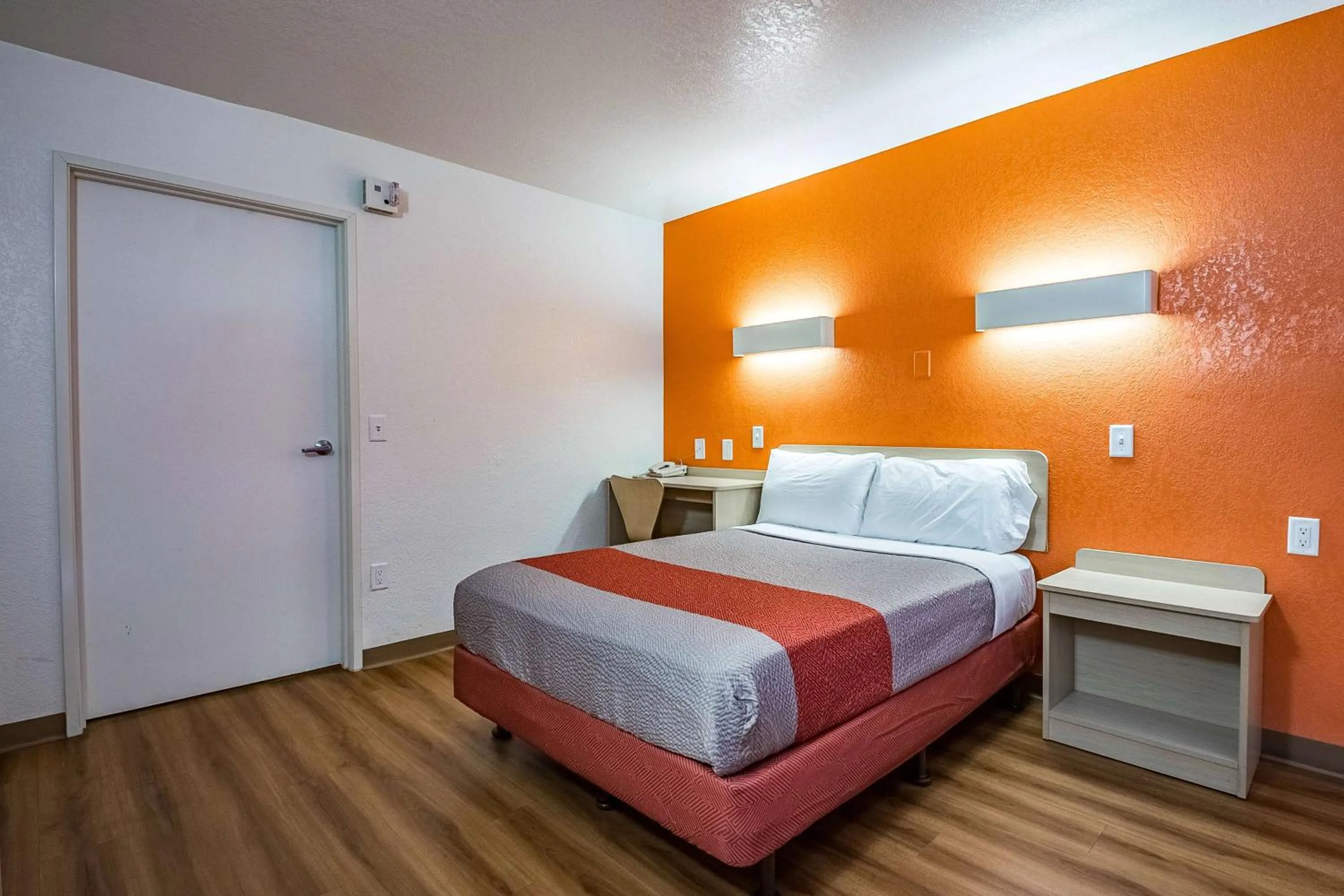 Bedroom, Bed in Motel 6-Salt Lake City, UT - West - Airport
