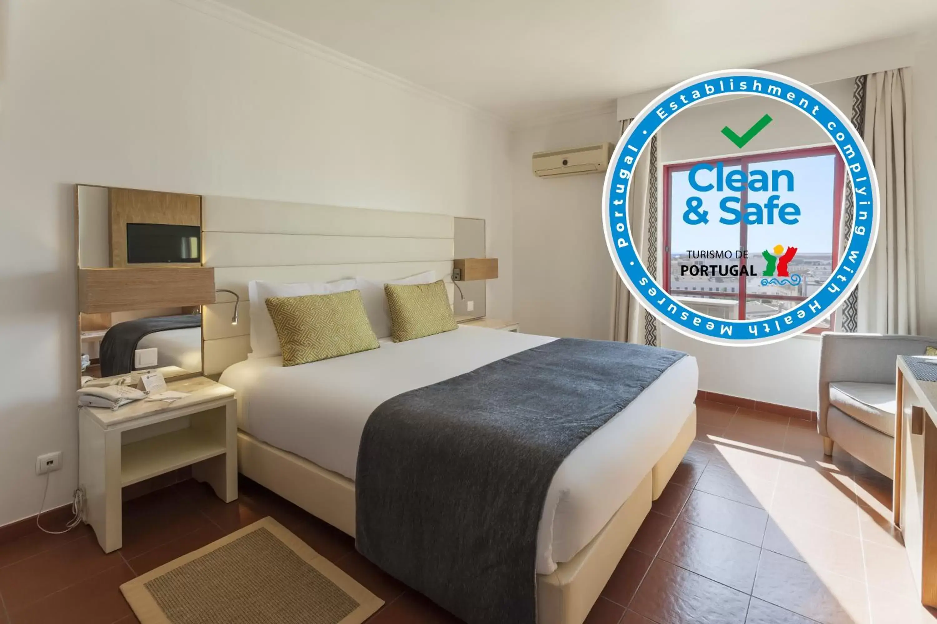 Bed in Best Western Hotel Dom Bernardo Bed in Best Western Hotel Dom Bernardo