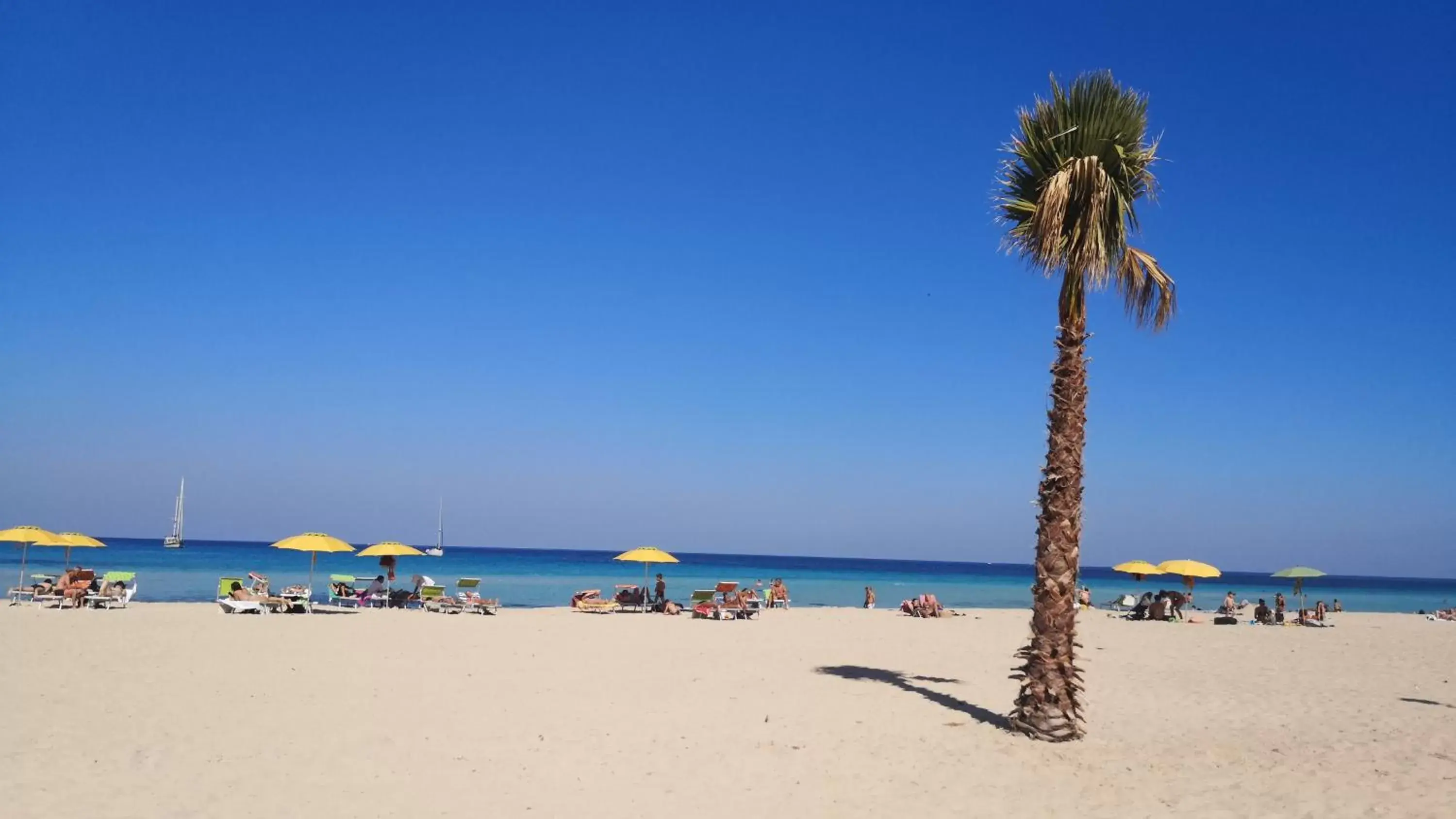 Beach in APPARTAMENTO A SAN VITO LO CAPO STANZA CON BAGNO