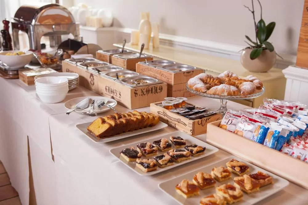 Buffet breakfast in Hotel Antico Mulino
