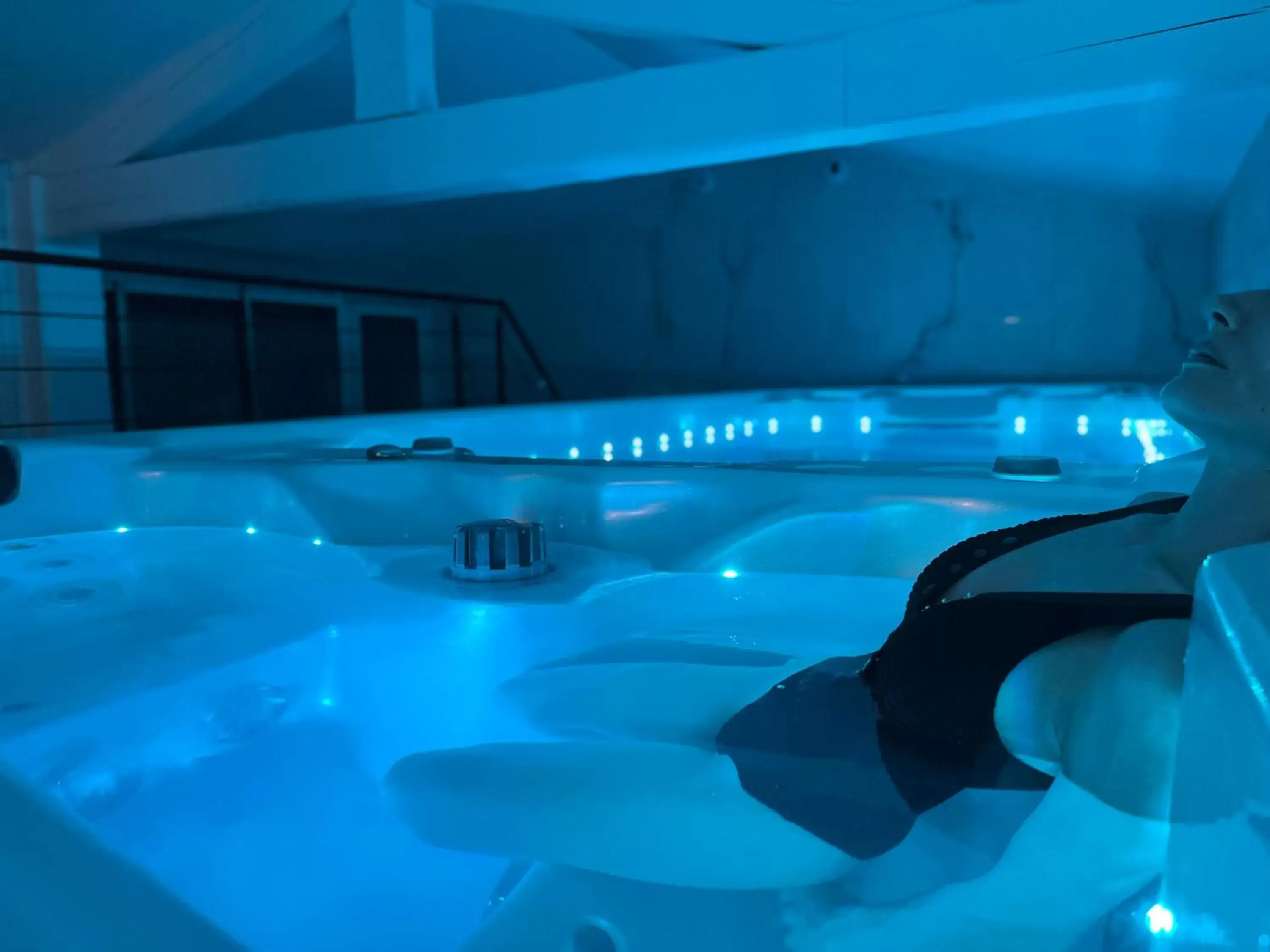 Spa and wellness centre/facilities, Swimming Pool in Le Confidentiel Hôtel & SPA