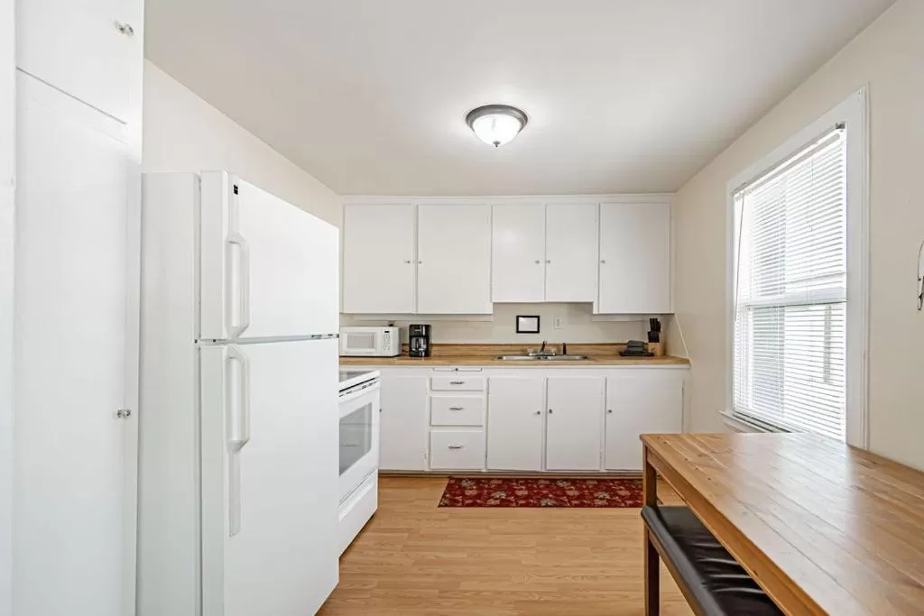 Kitchen or kitchenette, Kitchen/Kitchenette in Suites of Lava Hot Springs