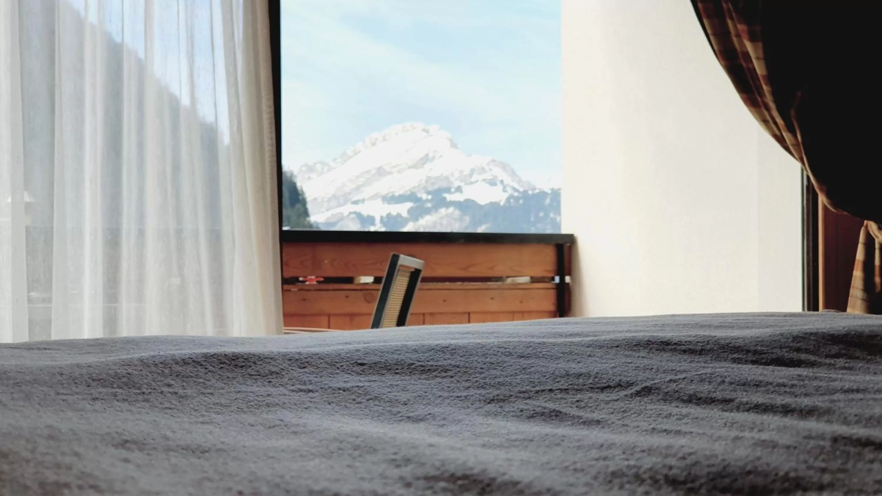 View (from property/room), Bed in Hôtel Macchi Restaurant & Spa