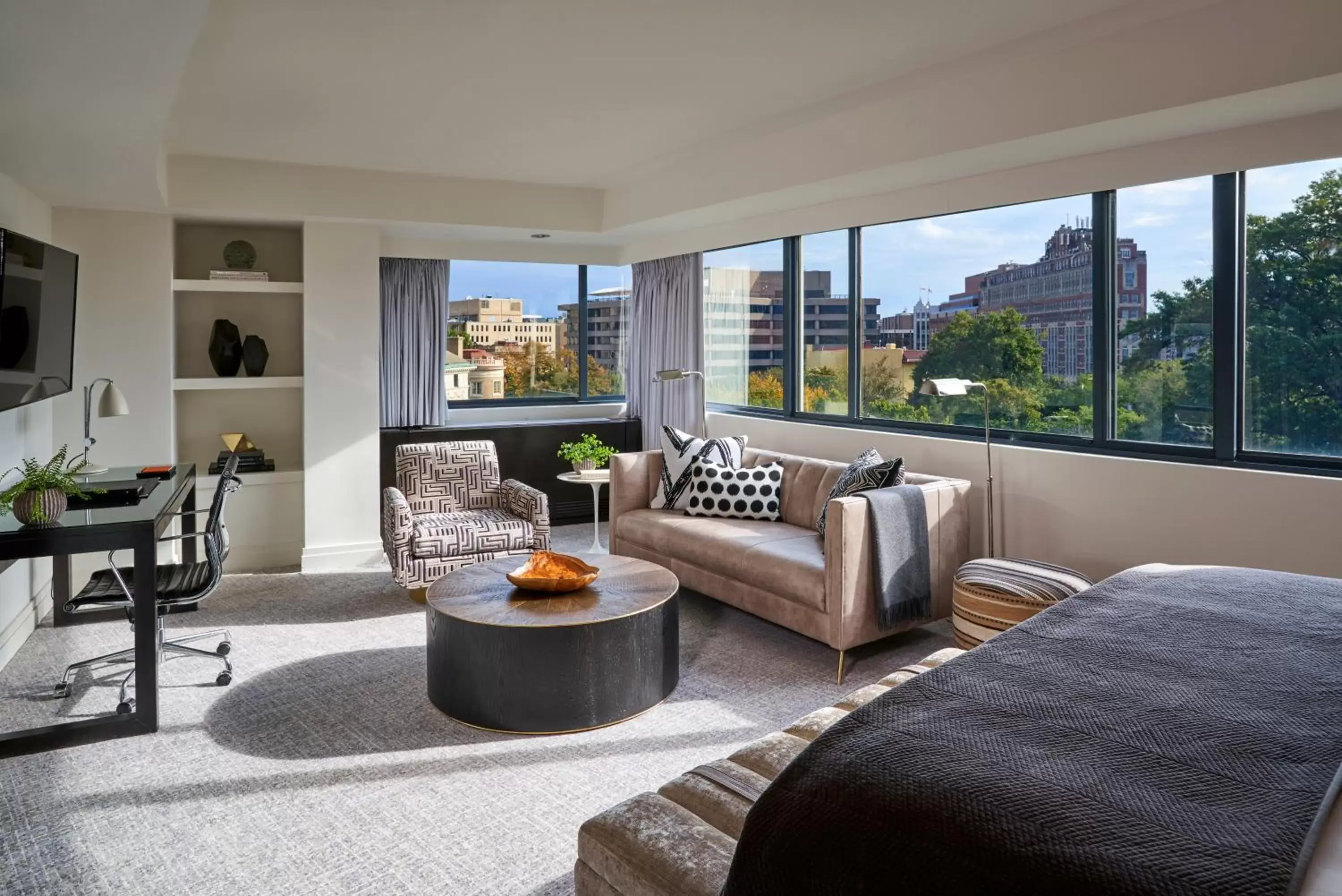 Living room, Seating Area in The Dupont Circle Hotel