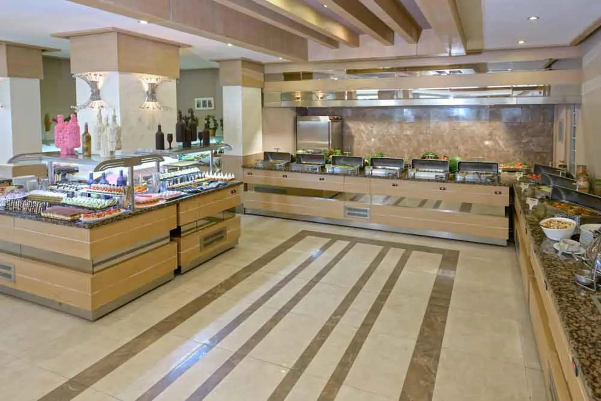 Restaurant/places to eat in Xperia Saray Beach Hotel Restaurant/places to eat in Xperia Saray Beach Hotel