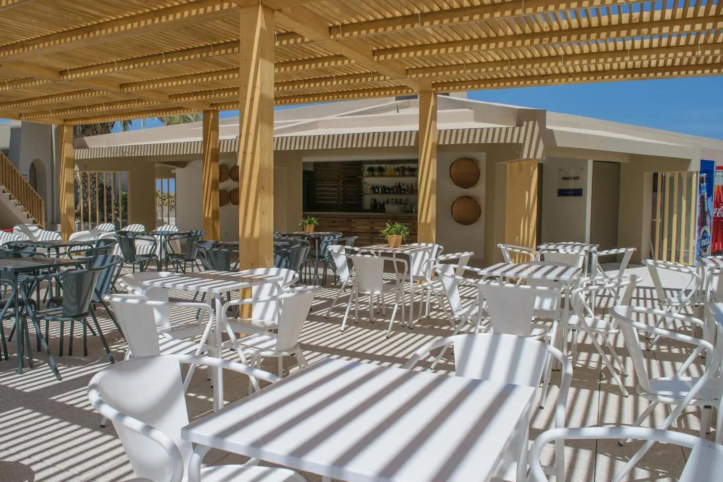 Lounge or bar, Restaurant/Places to Eat in Oasis Praiamar