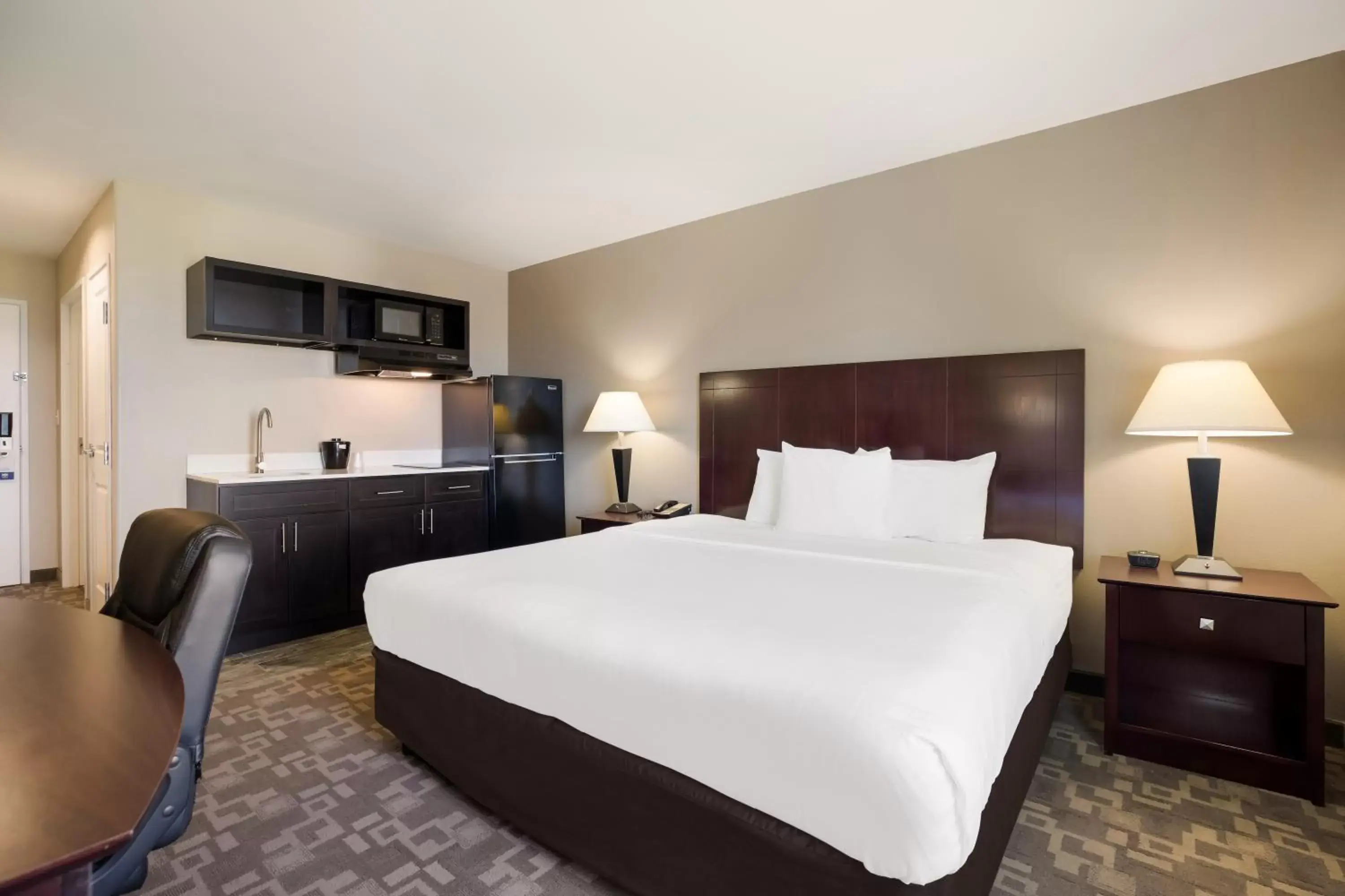 1 King Bed, Nonsmoking, Kitchenette in Suburban Studios Berwick - Morgan City 1 King Bed, Nonsmoking, Kitchenette in Suburban Studios Berwick - Morgan City