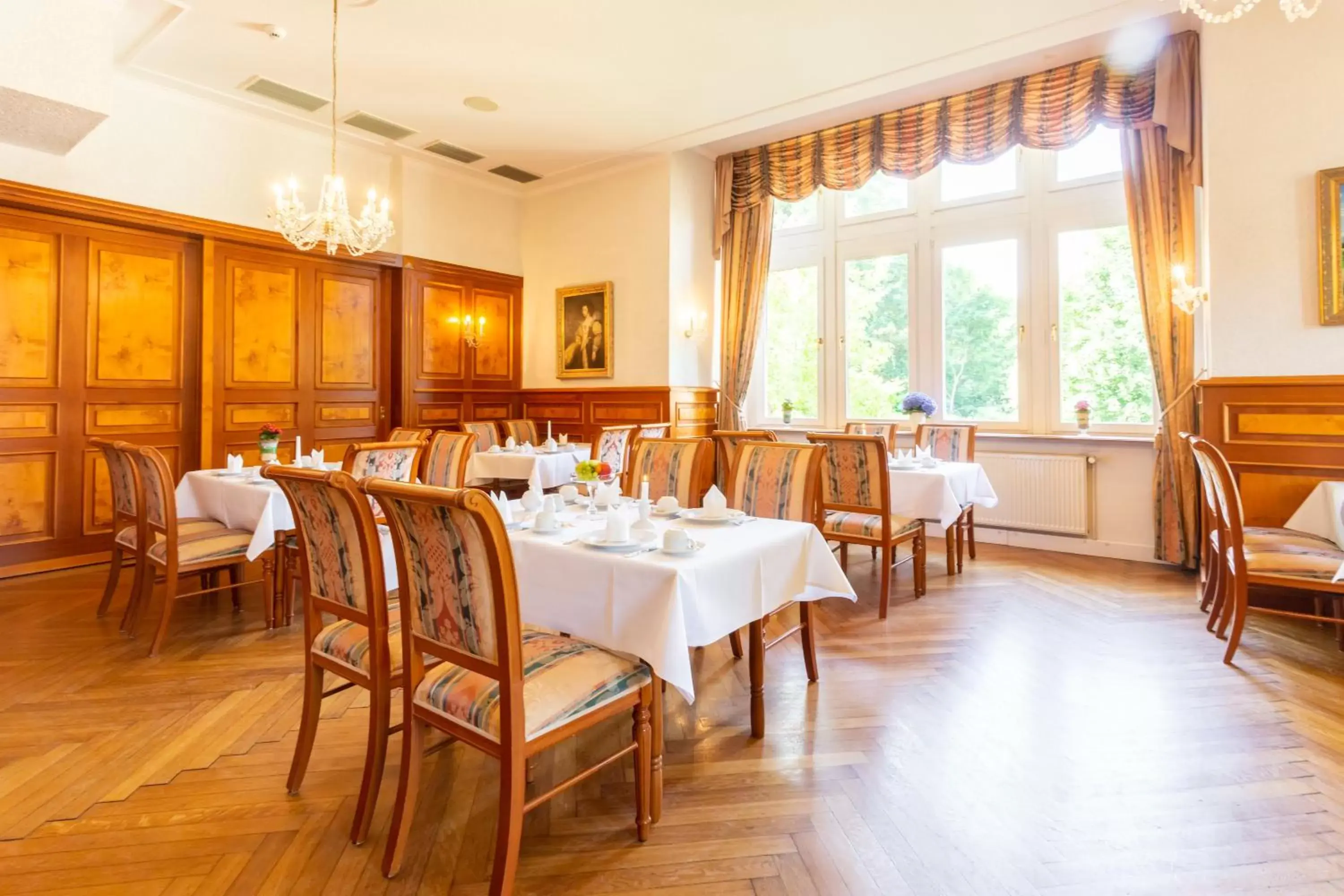 Breakfast, Restaurant/Places to Eat in Hotel Erbprinzenpalais