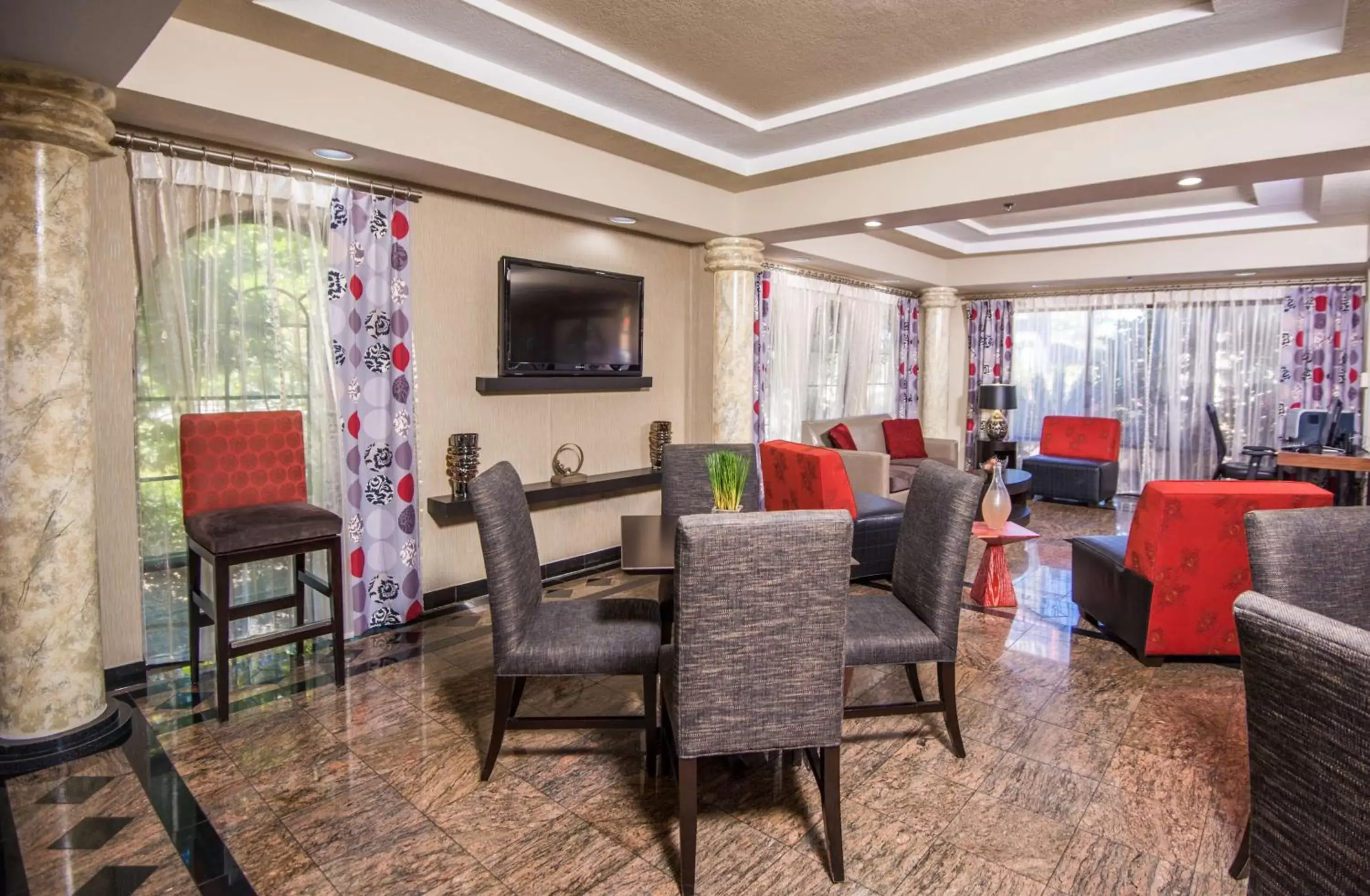 Dining Area in Hampton Inn St. Augustine-Historic District