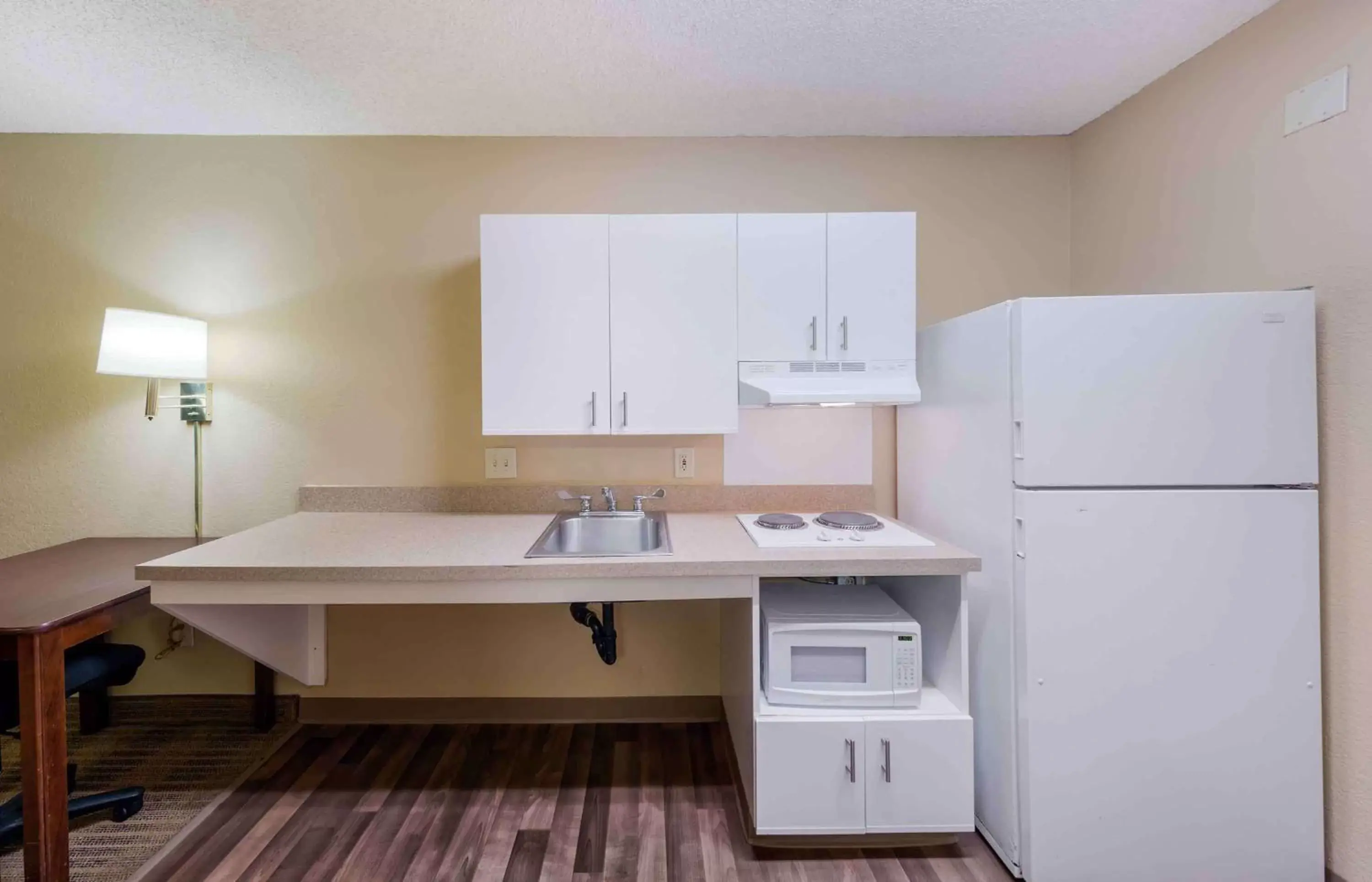 Bedroom, Kitchen/Kitchenette in Extended Stay America Suites - Orange County - Huntington Beach