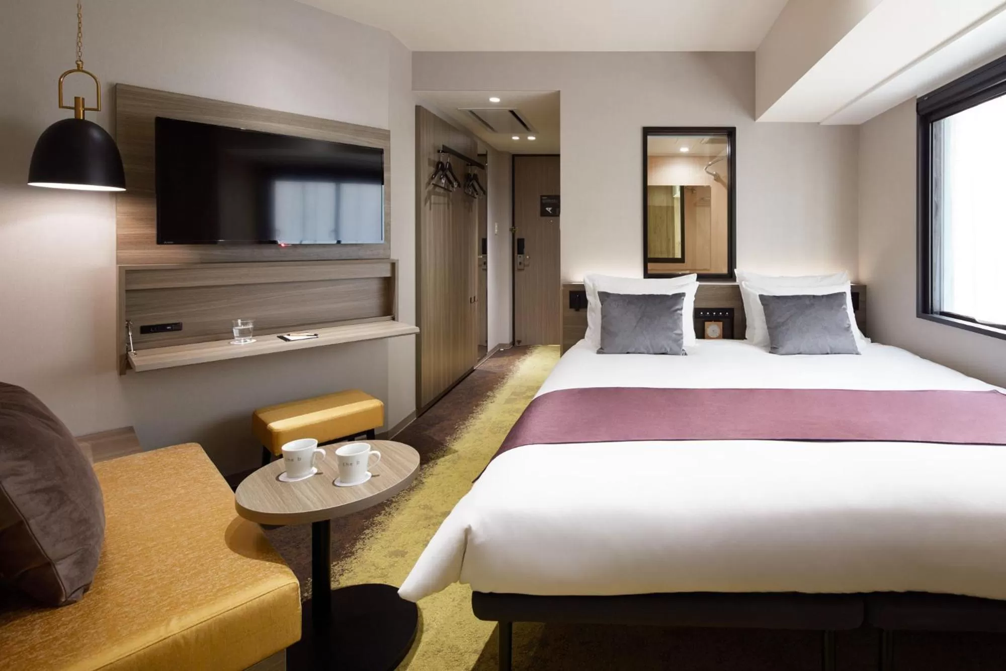 Photo of the whole room, Bed in the b ochanomizu