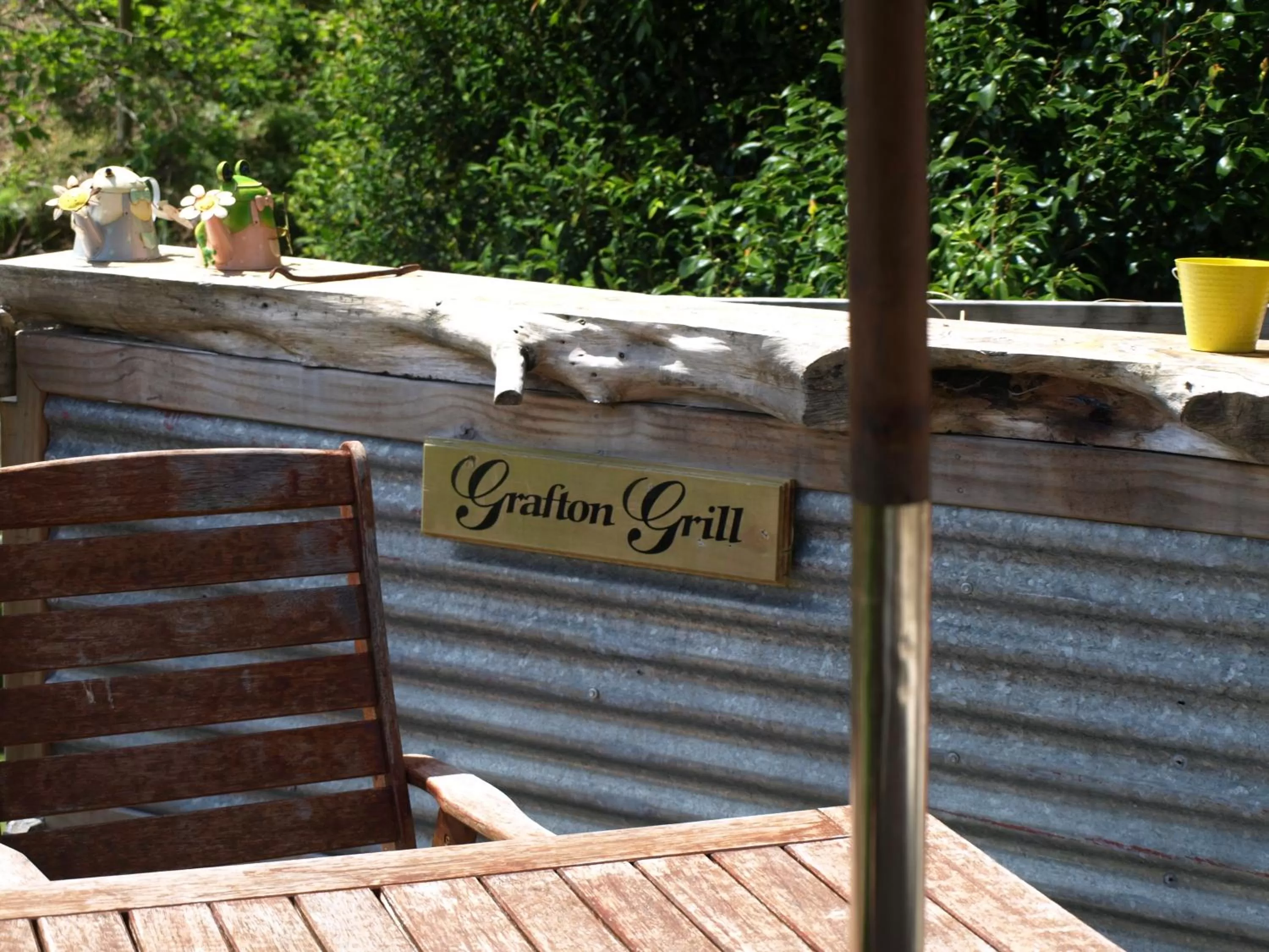 Decorative detail in Grafton Cottage & Chalets