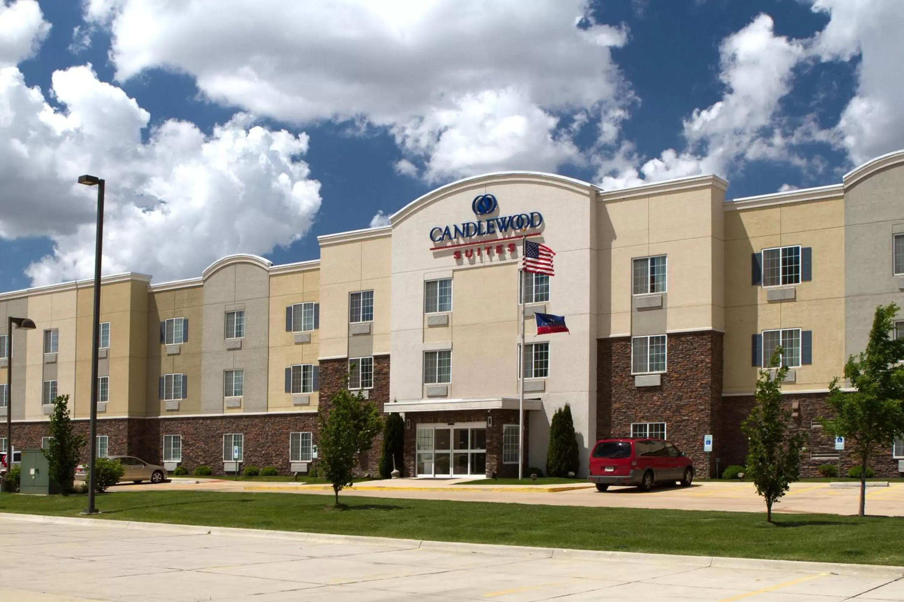 Property building in Candlewood Suites Champaign-Urbana University Area, an IHG Hotel