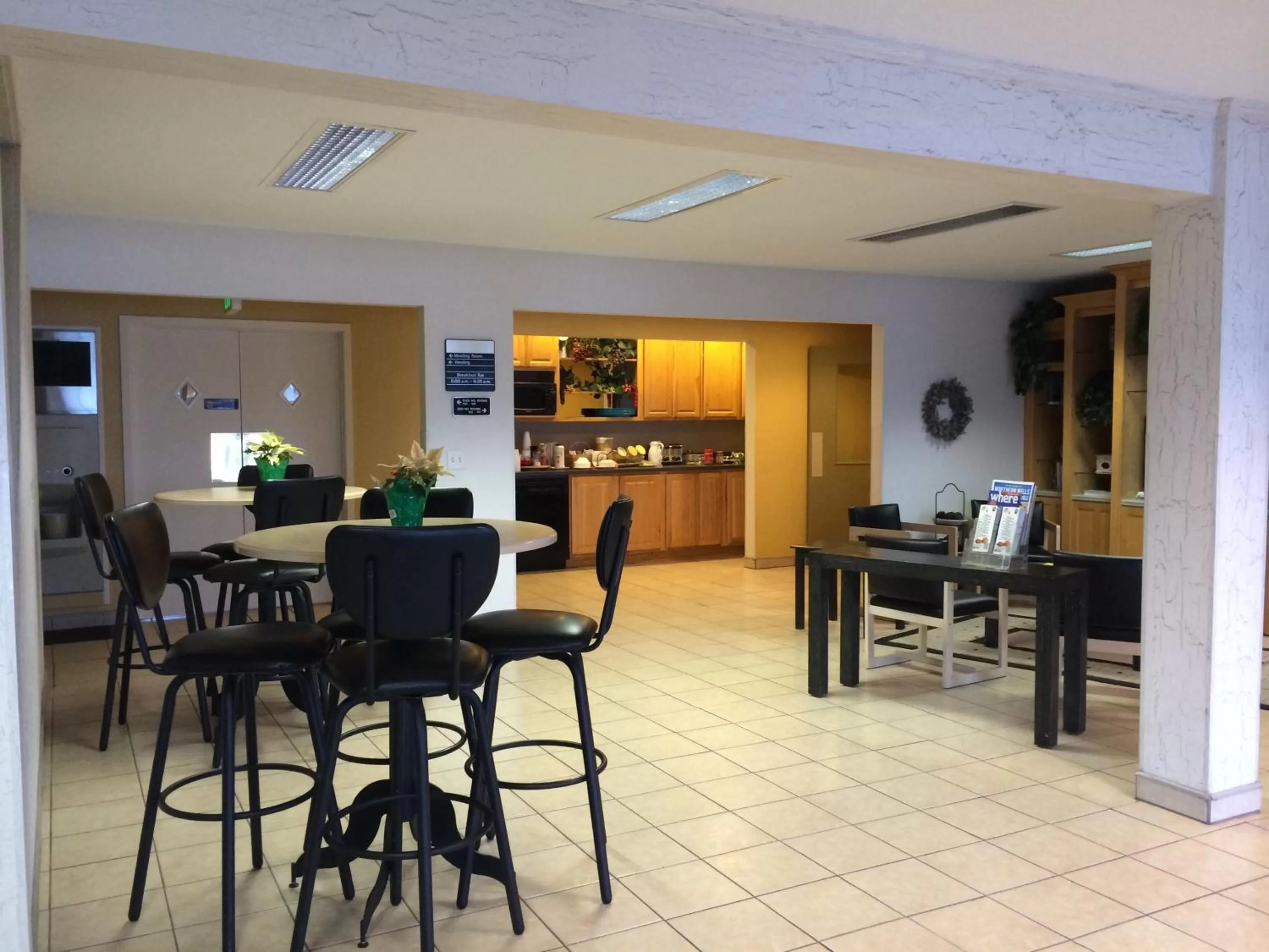 Dining area in Americas Best Value Inn & Suites - Bluffton