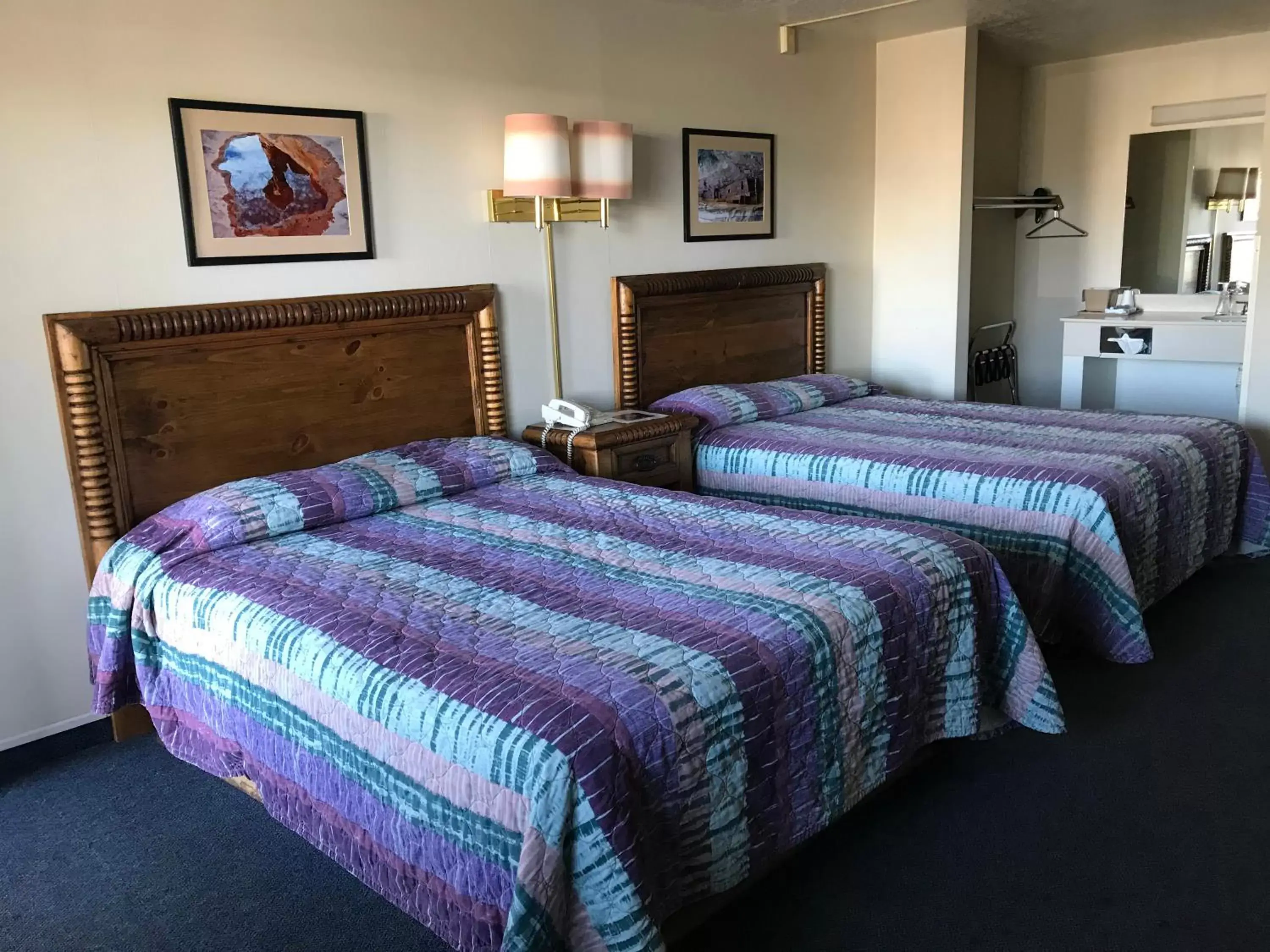 Bed in Four Corners Inn