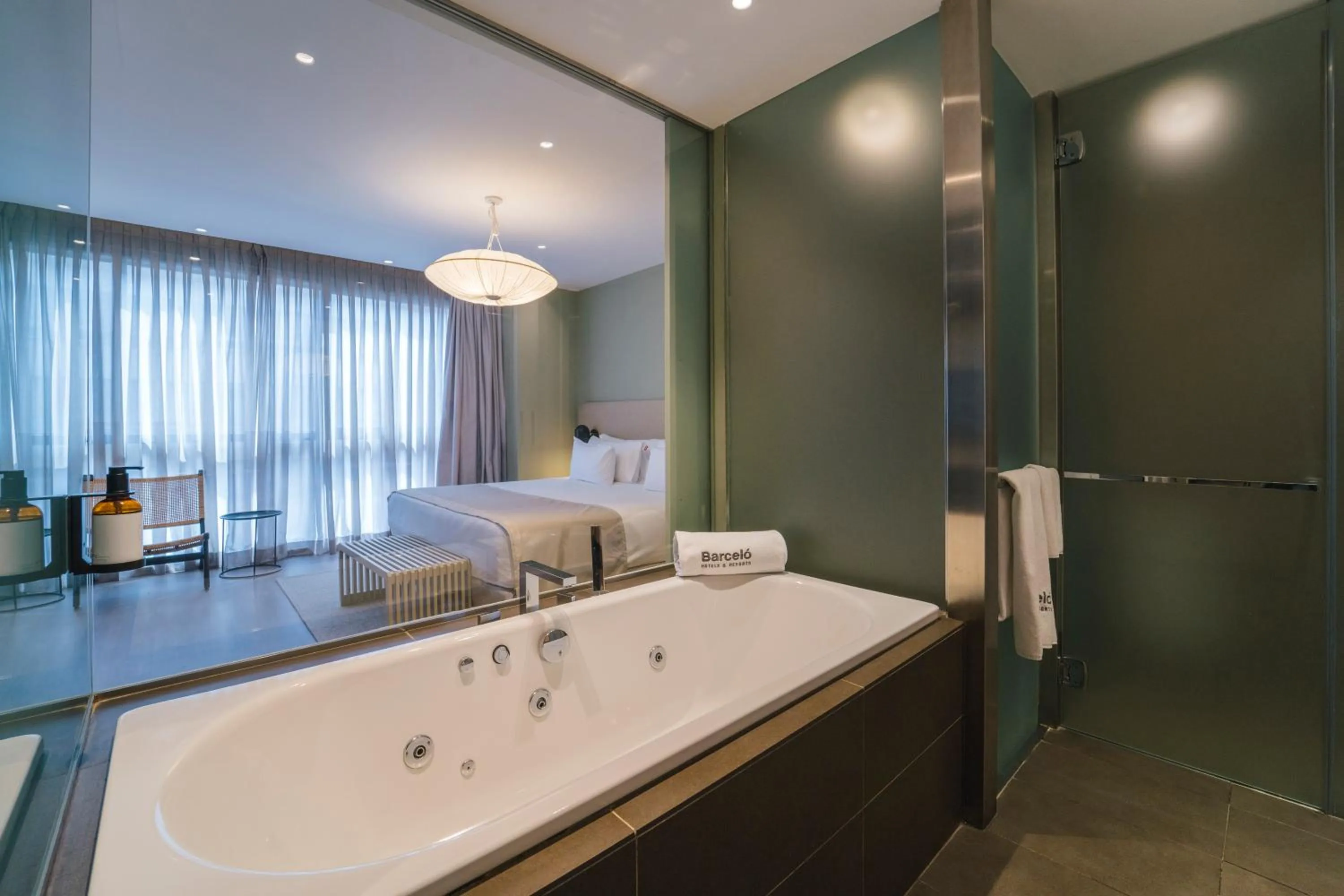 Photo of the whole room in Barceló Oviedo Cervantes