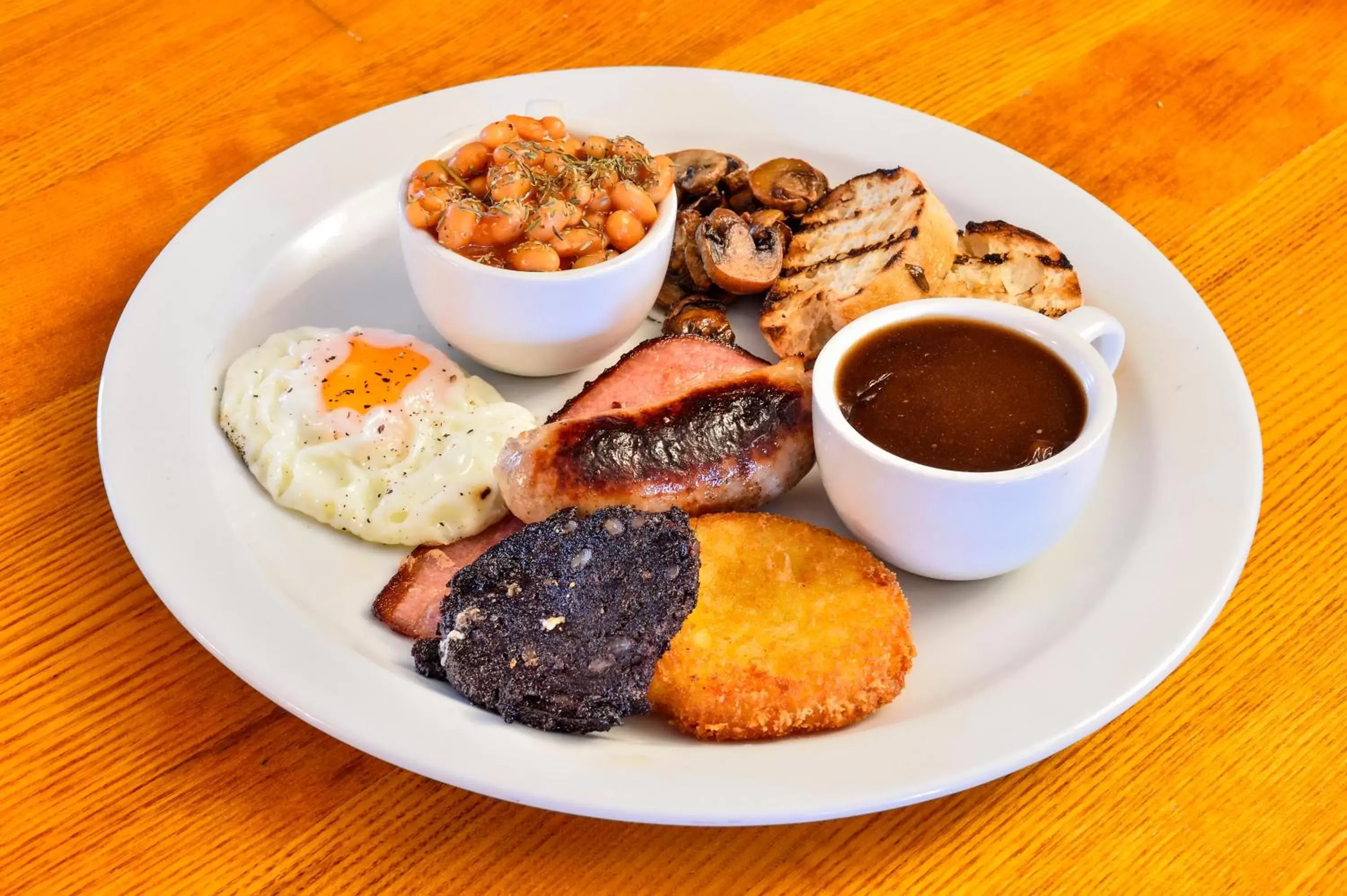 English/Irish breakfast in The Coach and Horses