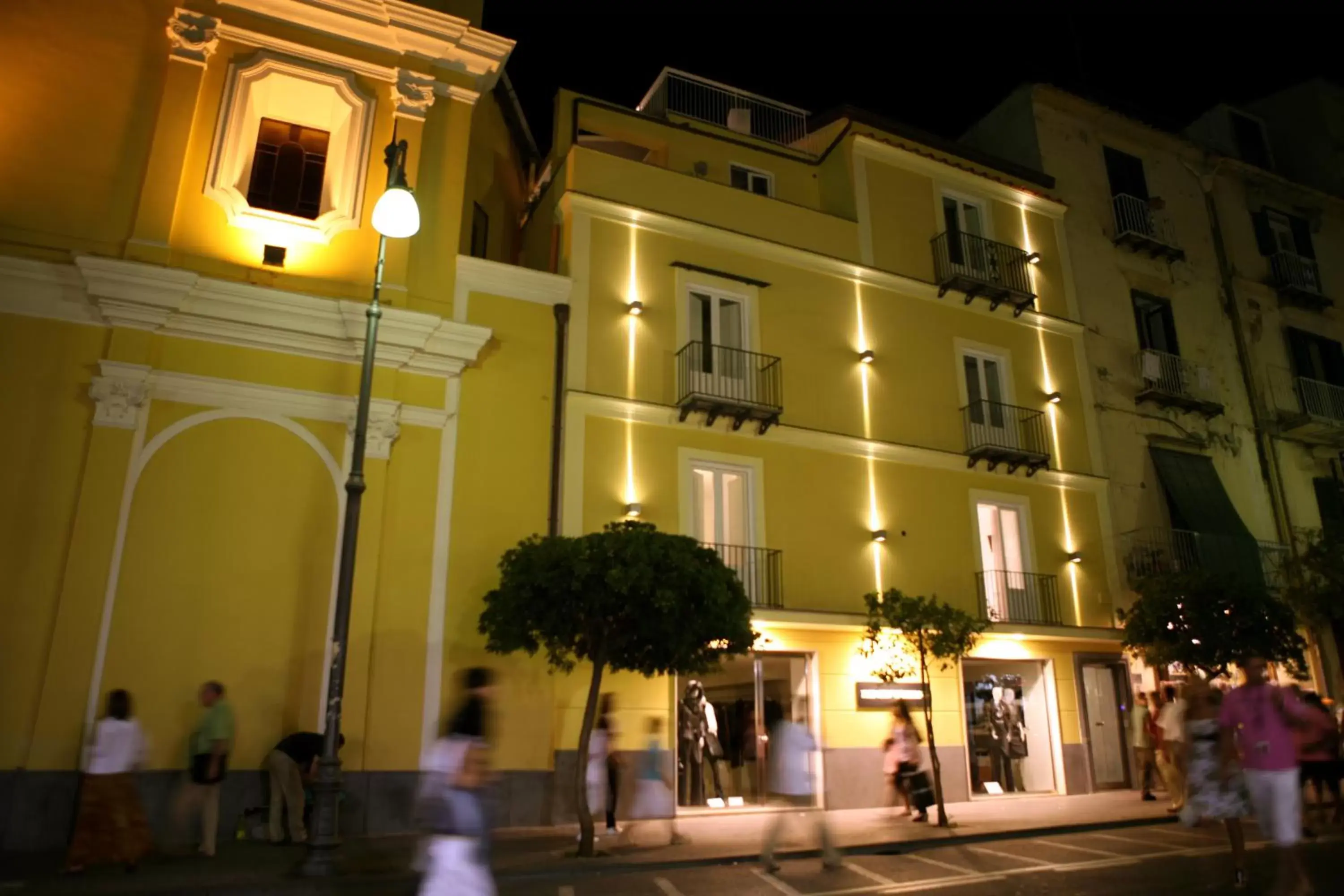 Facade/entrance, Property Building in Palazzo Tritone & Abagnale
