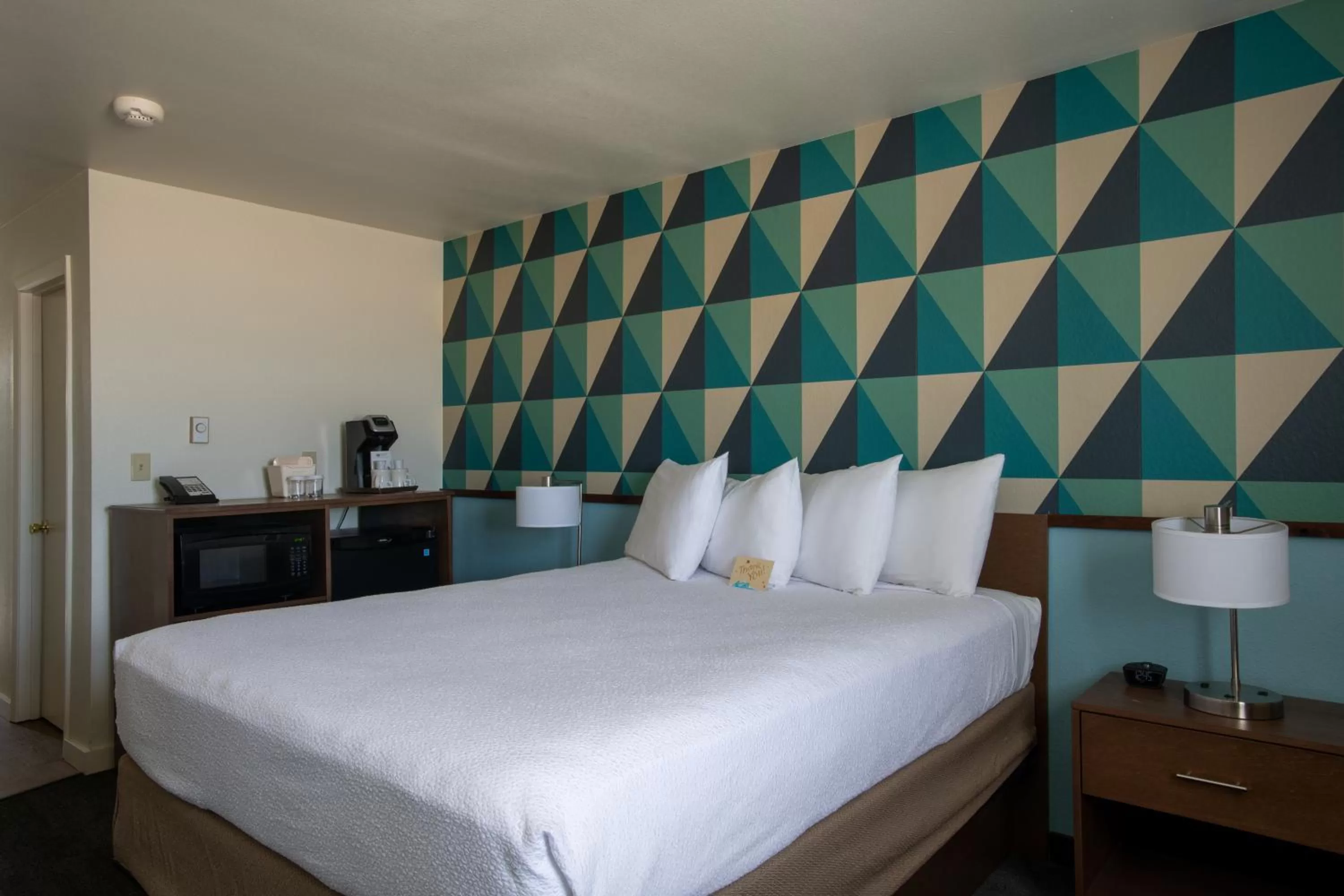 Photo of the whole room, Bed in The Ocean Front at Seaside