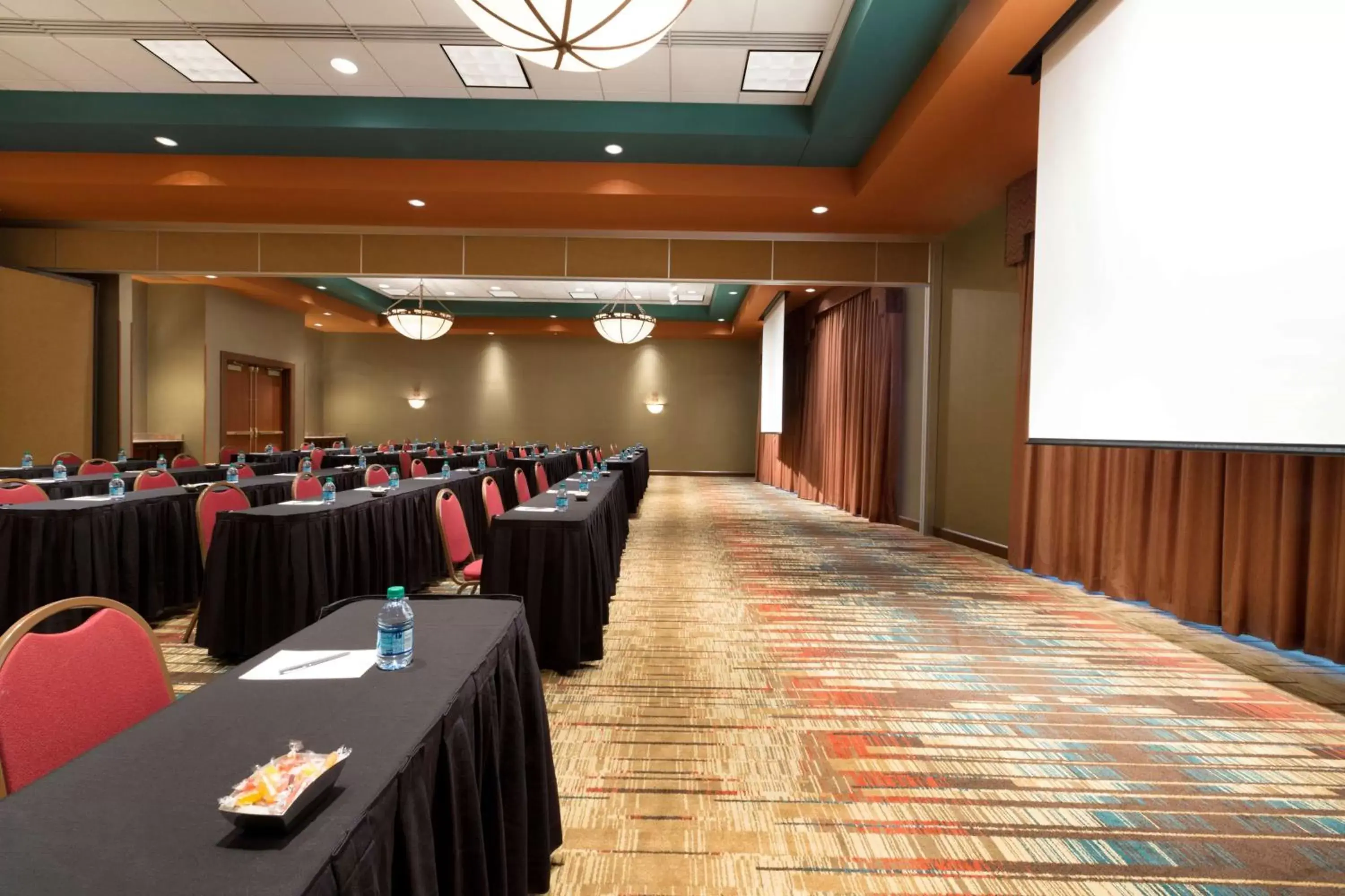 Meeting/conference room in Embassy Suites by Hilton Albuquerque
