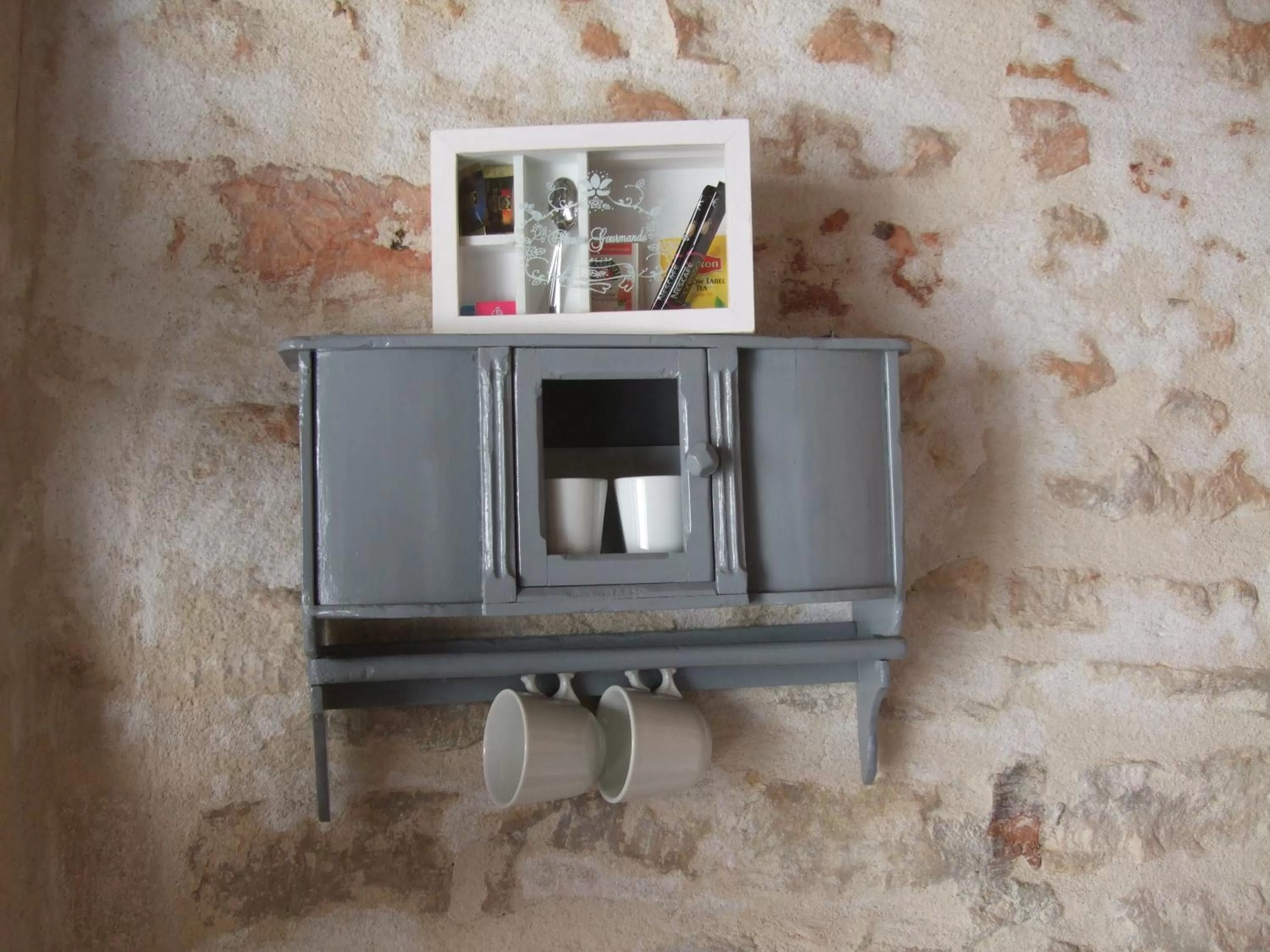 Decorative detail in La Maison Salée