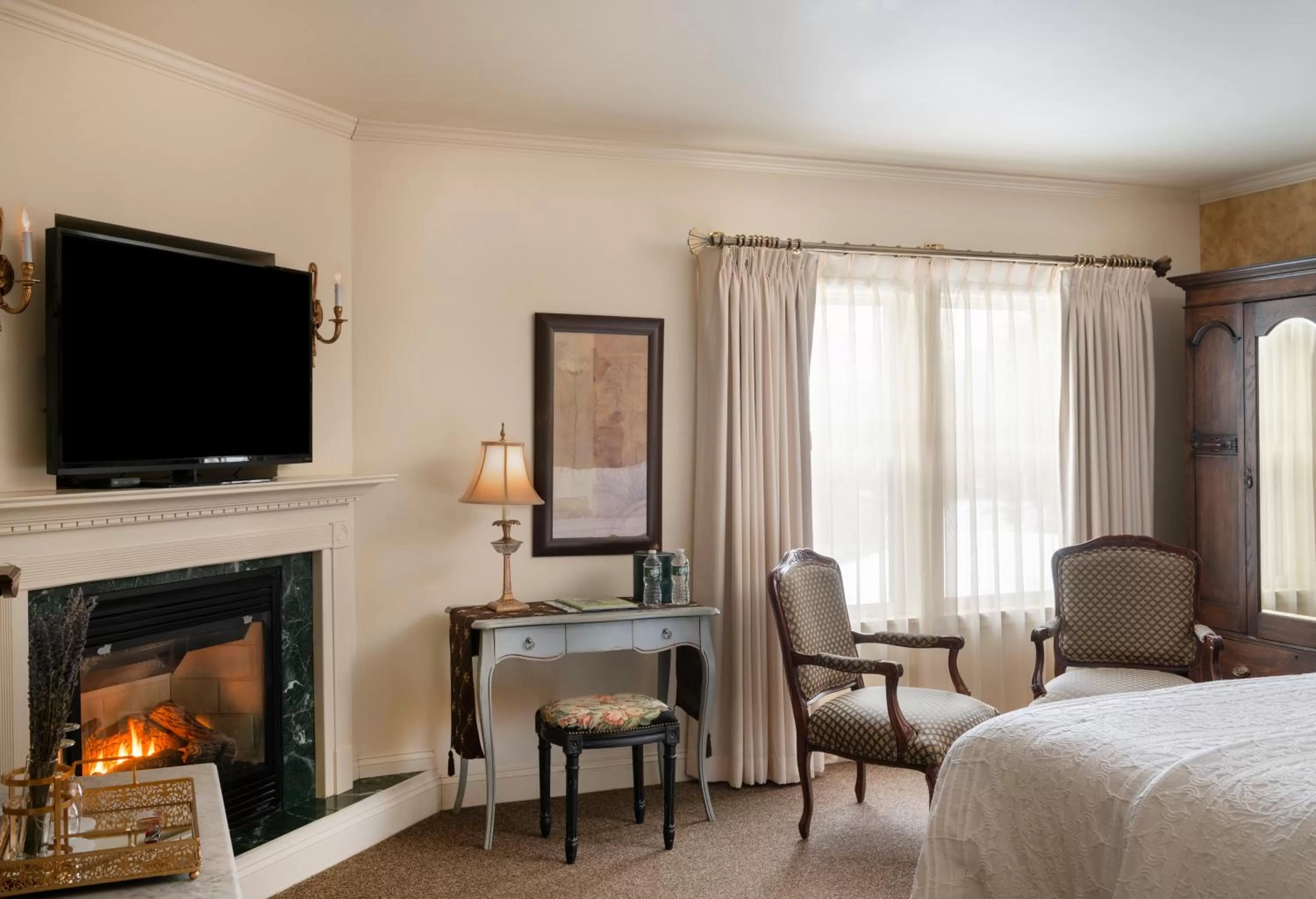 Photo of the whole room, Bed in The Inn at Thorn Hill