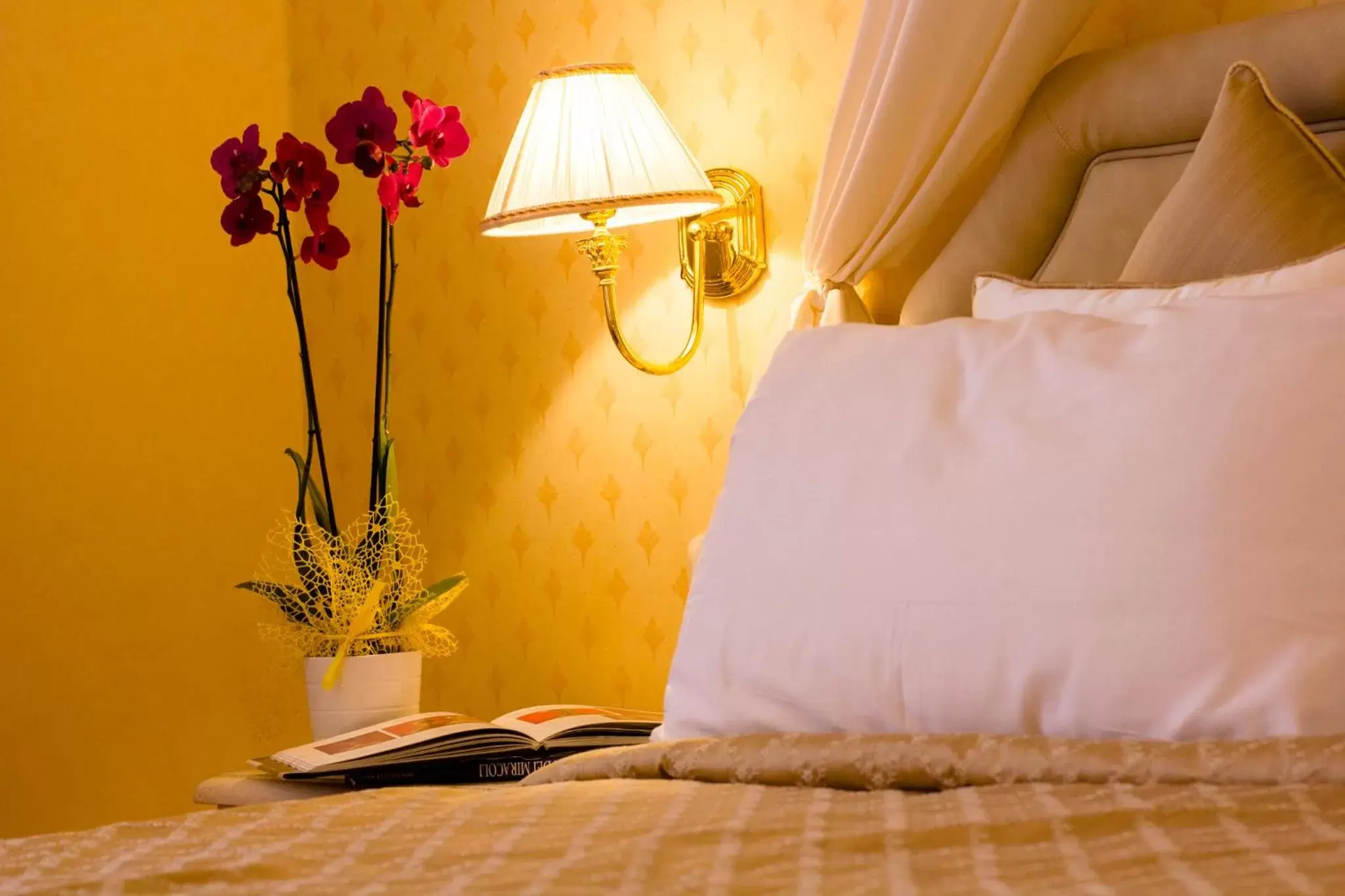 Bed in Hotel La Locanda