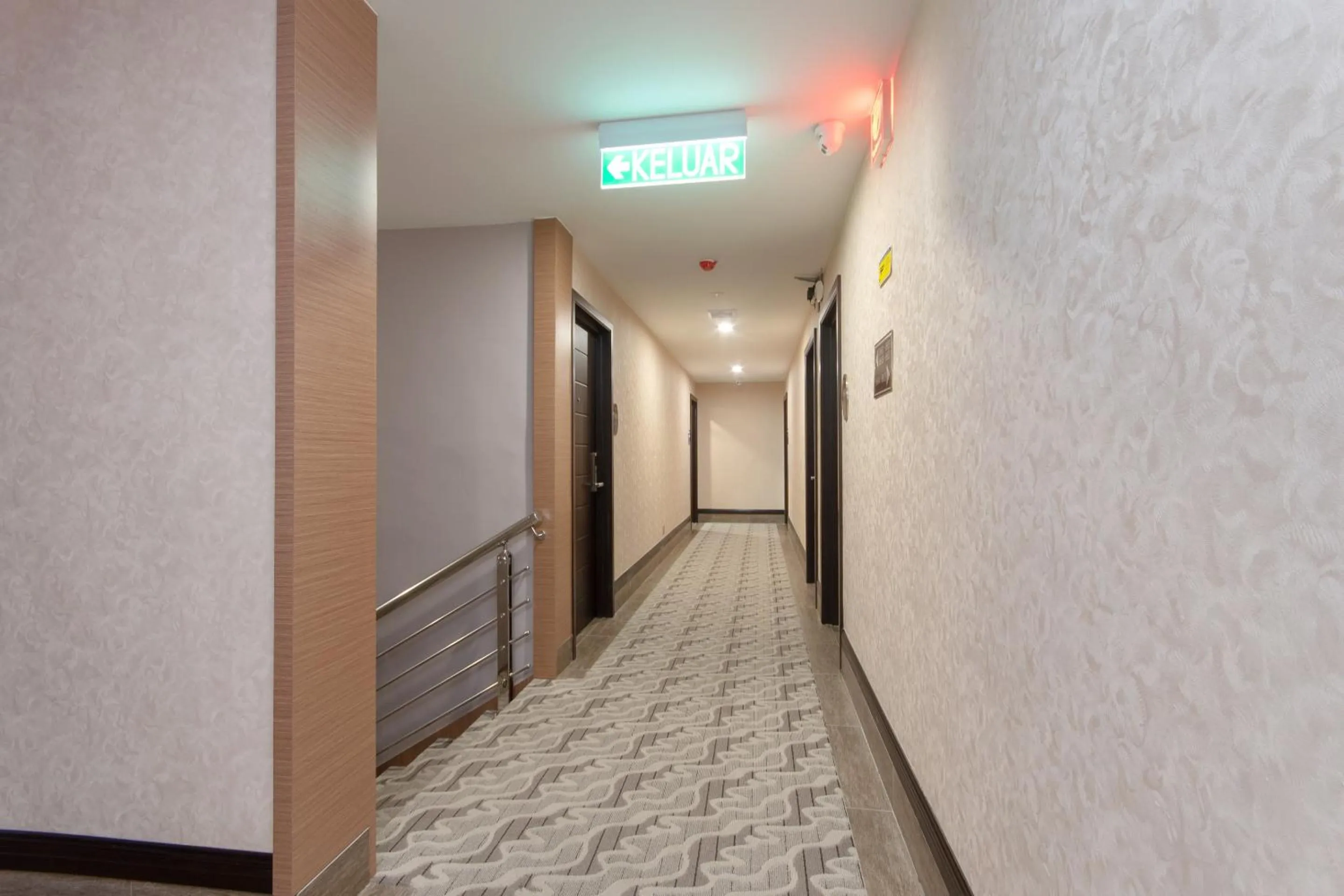 Lobby or reception in OYO 89375 Regent Hotel