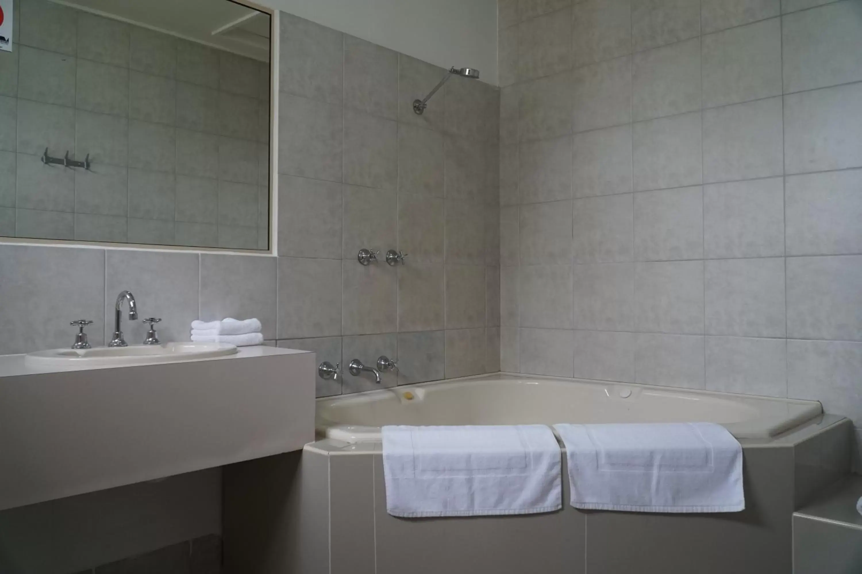 Bathroom in Melaleuca Lodge Beaconsfield