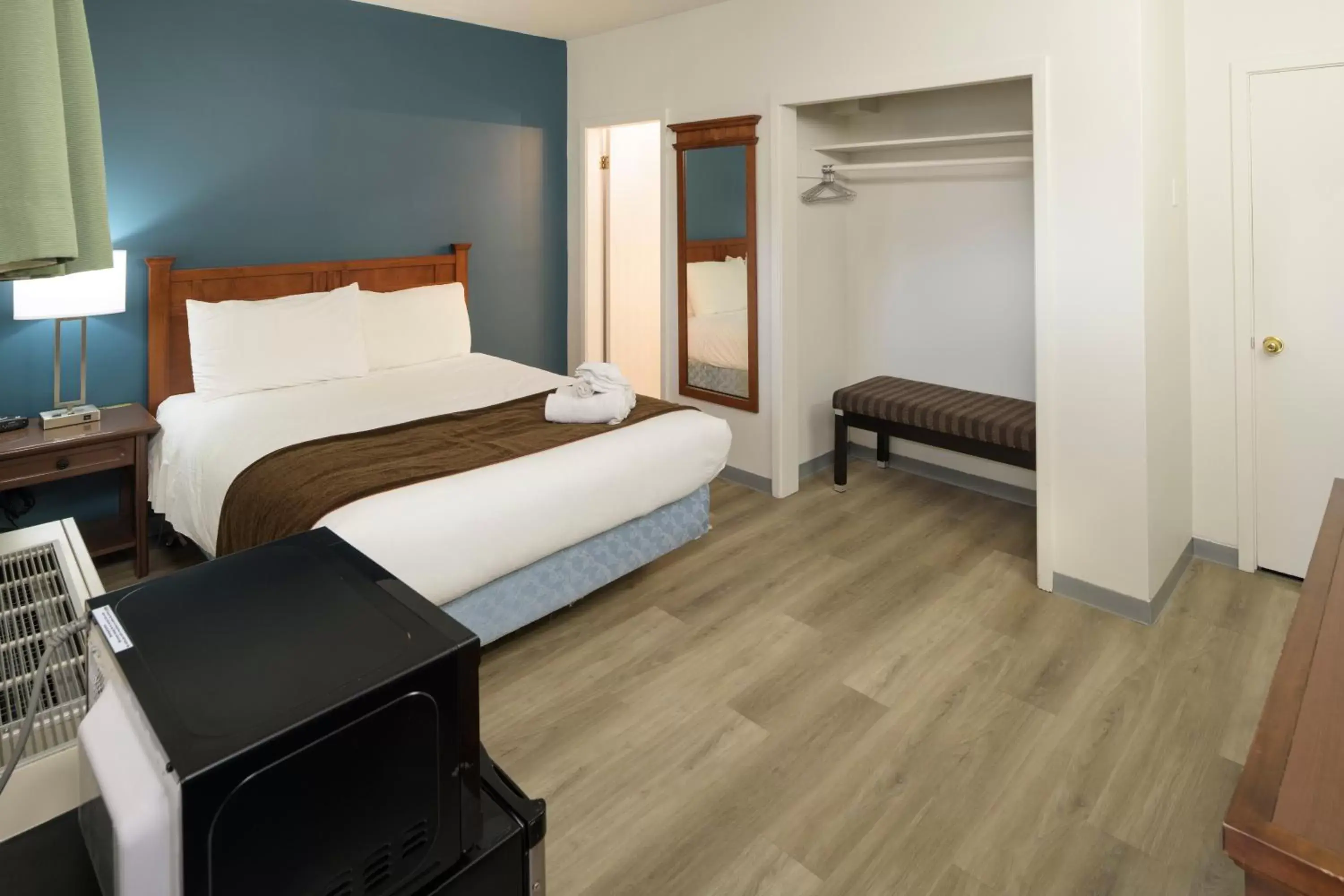 Bedroom, Bed in Spanish Villa Resort