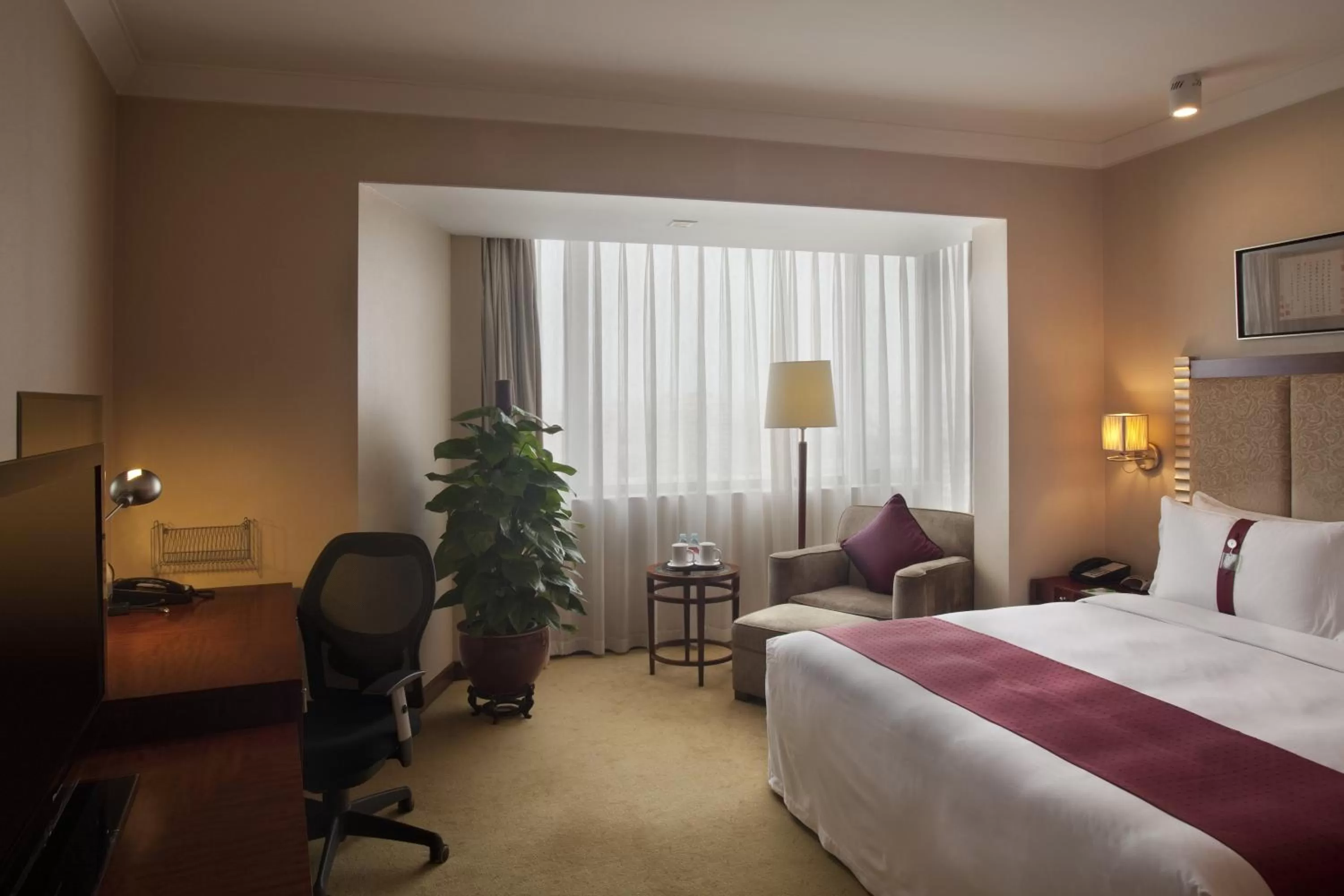 Photo of the whole room, Bed in Holiday Inn Temple Of Heaven Beijing by IHG