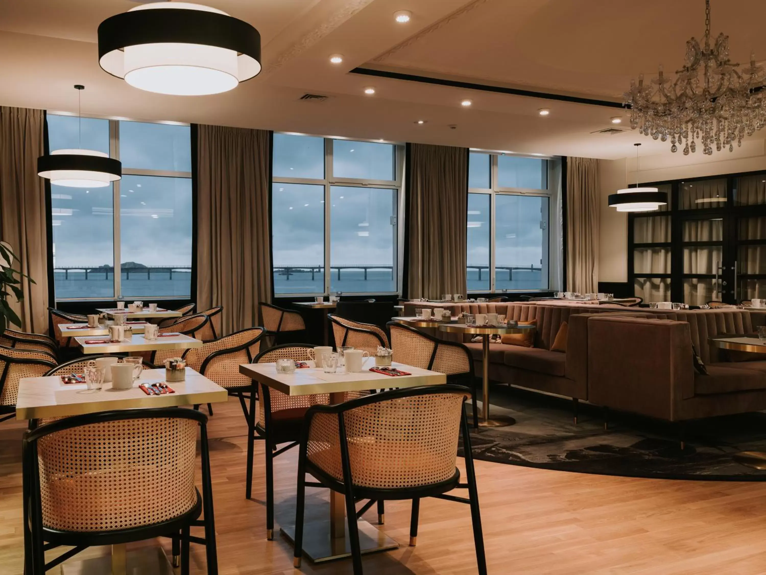 Buffet breakfast, Restaurant/Places to Eat in Hotel Mercure Roscoff Bord De Mer