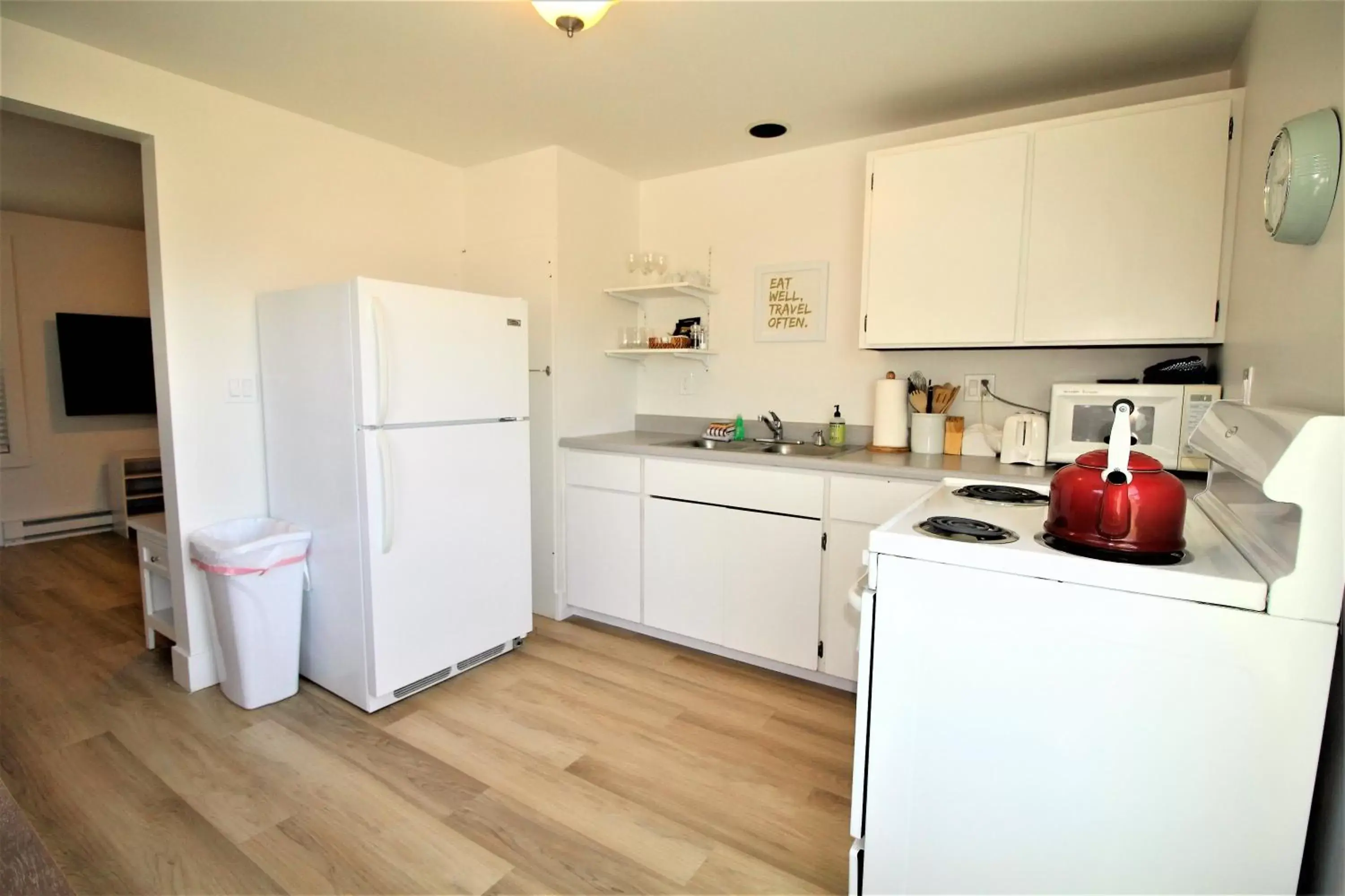 Kitchen or kitchenette, Kitchen/Kitchenette in San Dune Inn