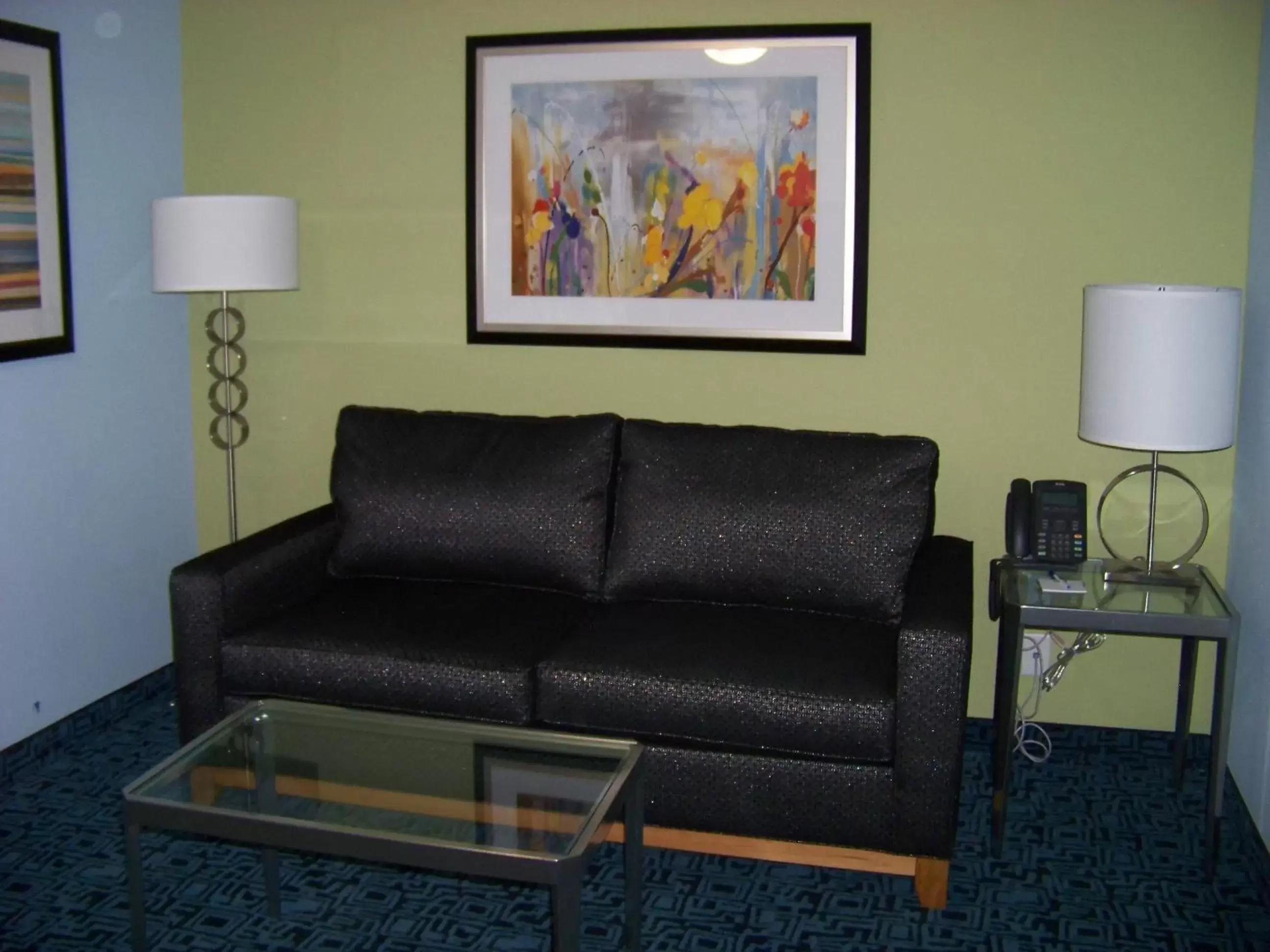 Living room, Seating Area in Holiday Inn Express Hotel & Suites Rock Springs Green River, an IHG Hotel