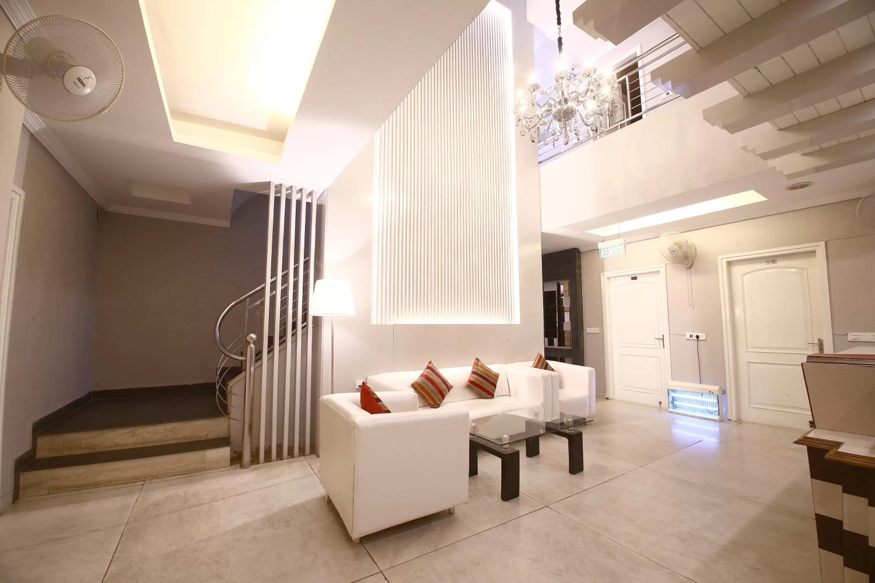 Seating area in Hotel Diamond Plaza