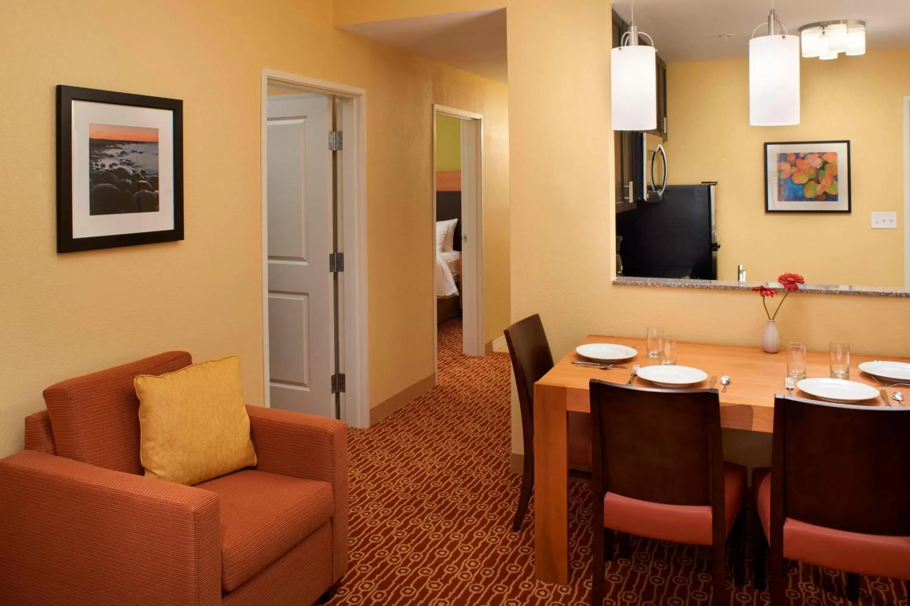 Bedroom, Seating Area in TownePlace Suites by Marriott Saginaw