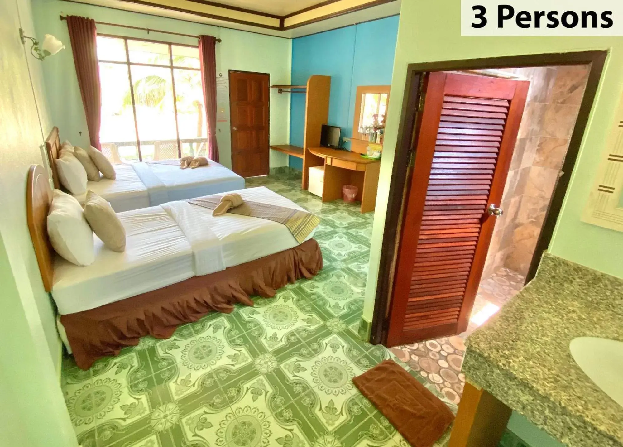 Photo of the whole room in Lanta Emerald Bungalow