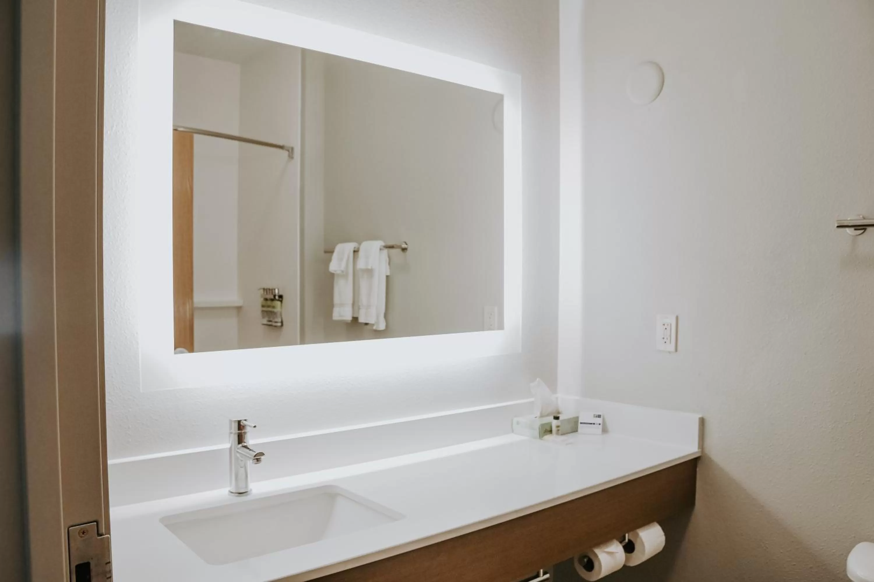 Bathroom in Holiday Inn Express Hotel & Suites Lincoln South by IHG