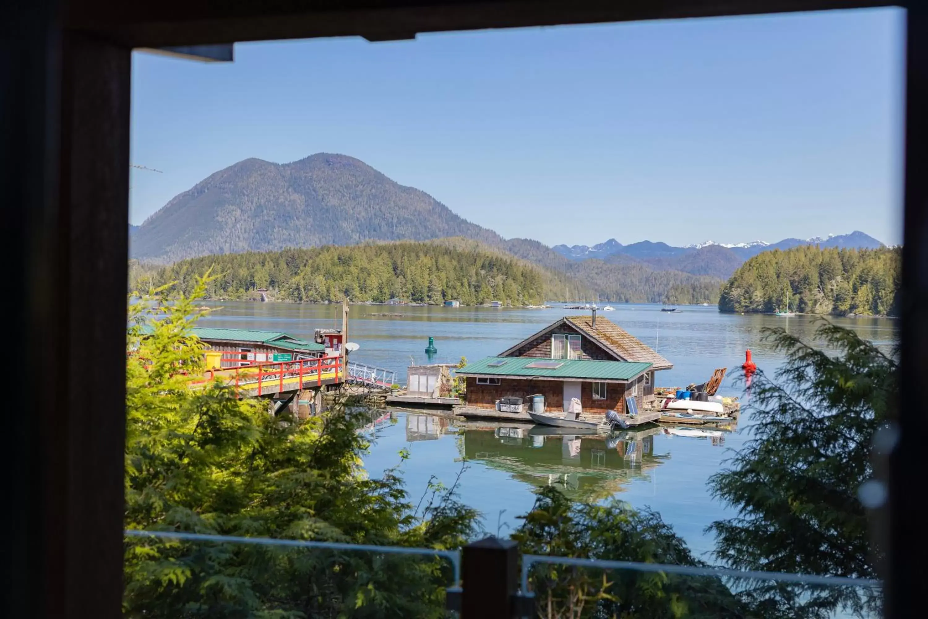 Mountain View in The Shoreline Tofino