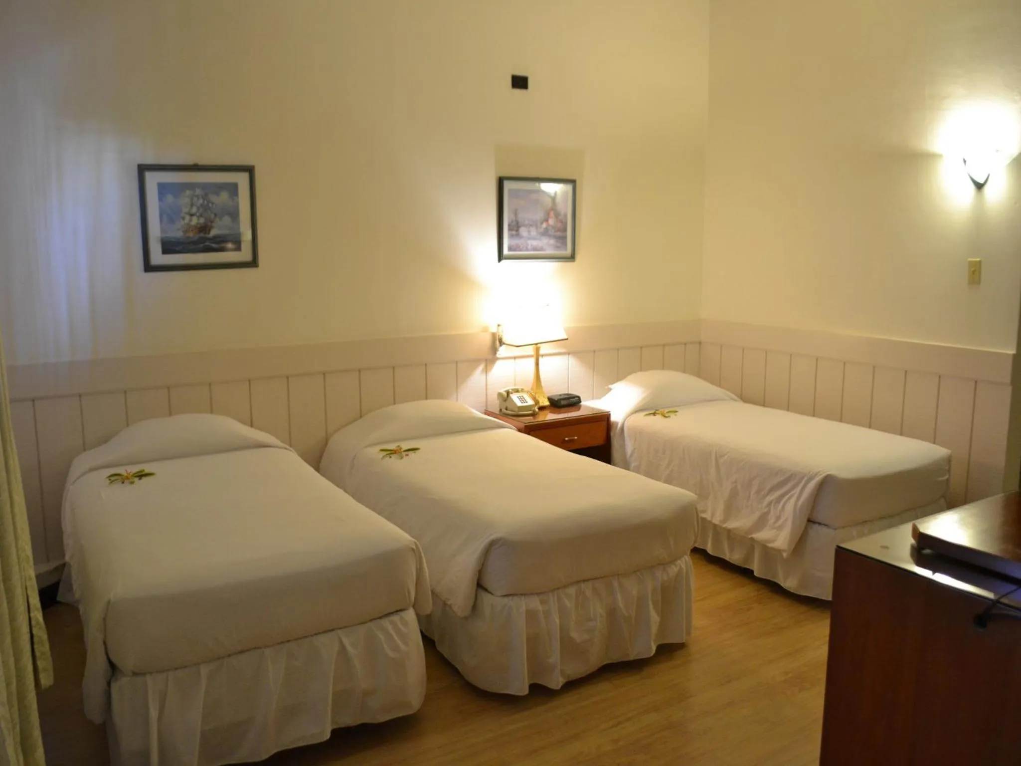 Bedroom, Bed in West Plaza Downtown