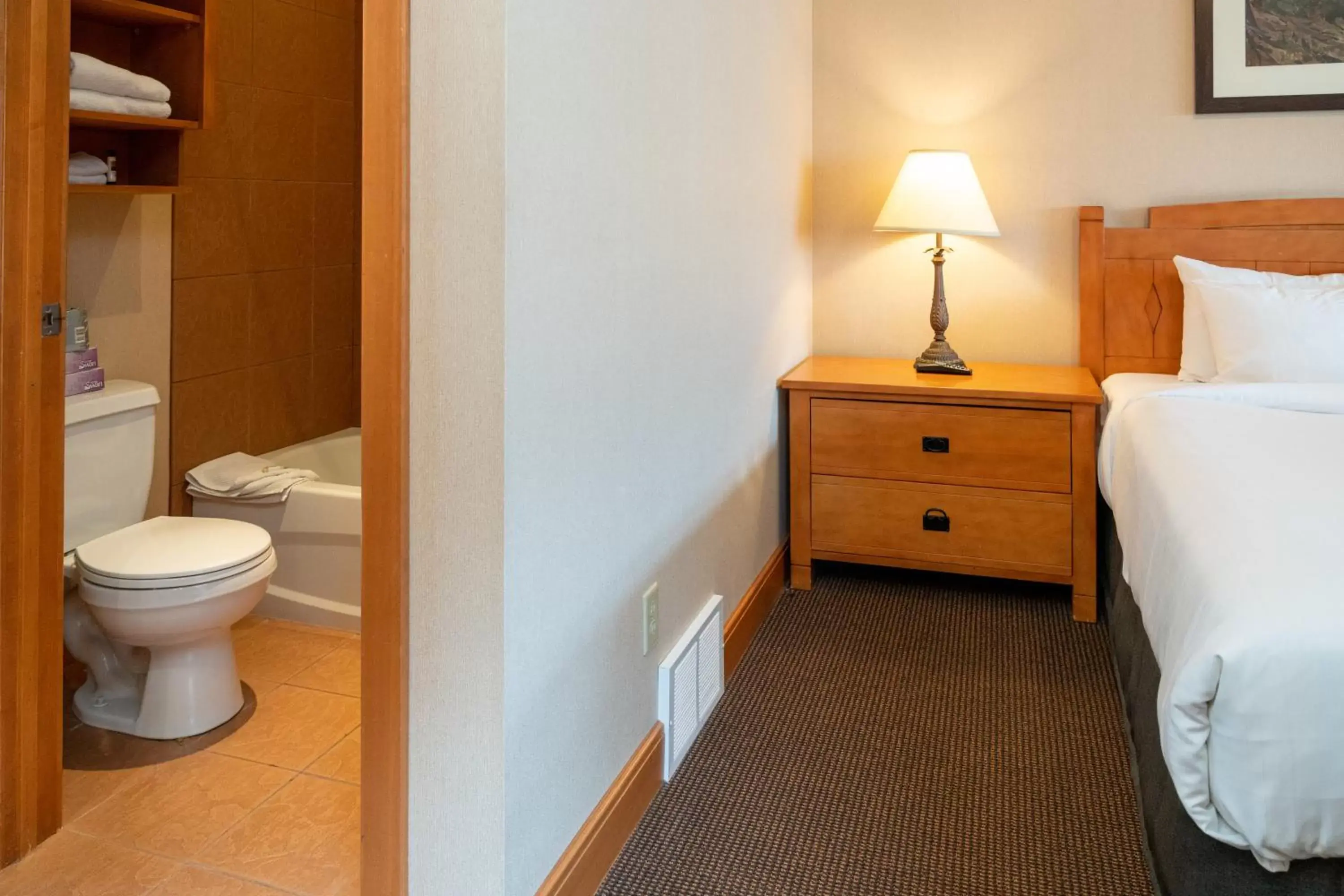 Bed, Bathroom in The Hidden Ridge Resort